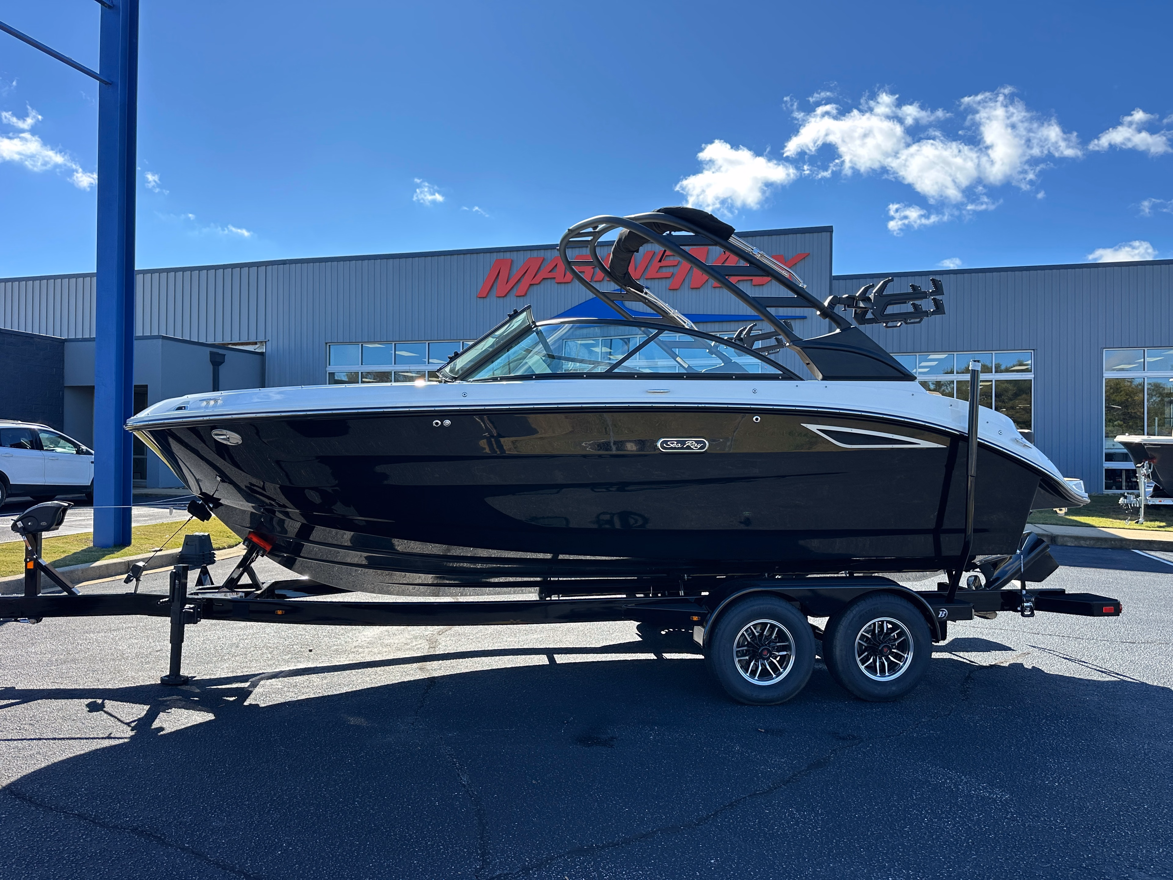 2026 Sea Ray SDX 230 Surf
