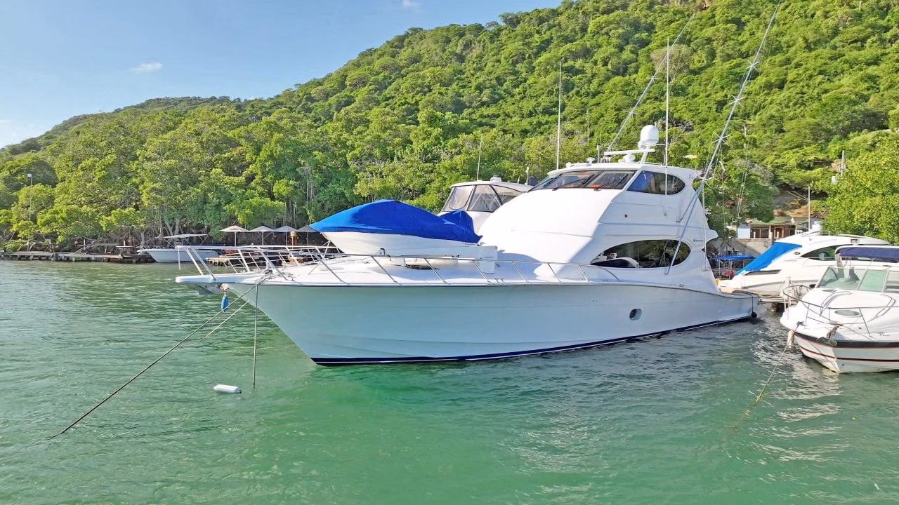 2007 Hatteras 68 Convertible