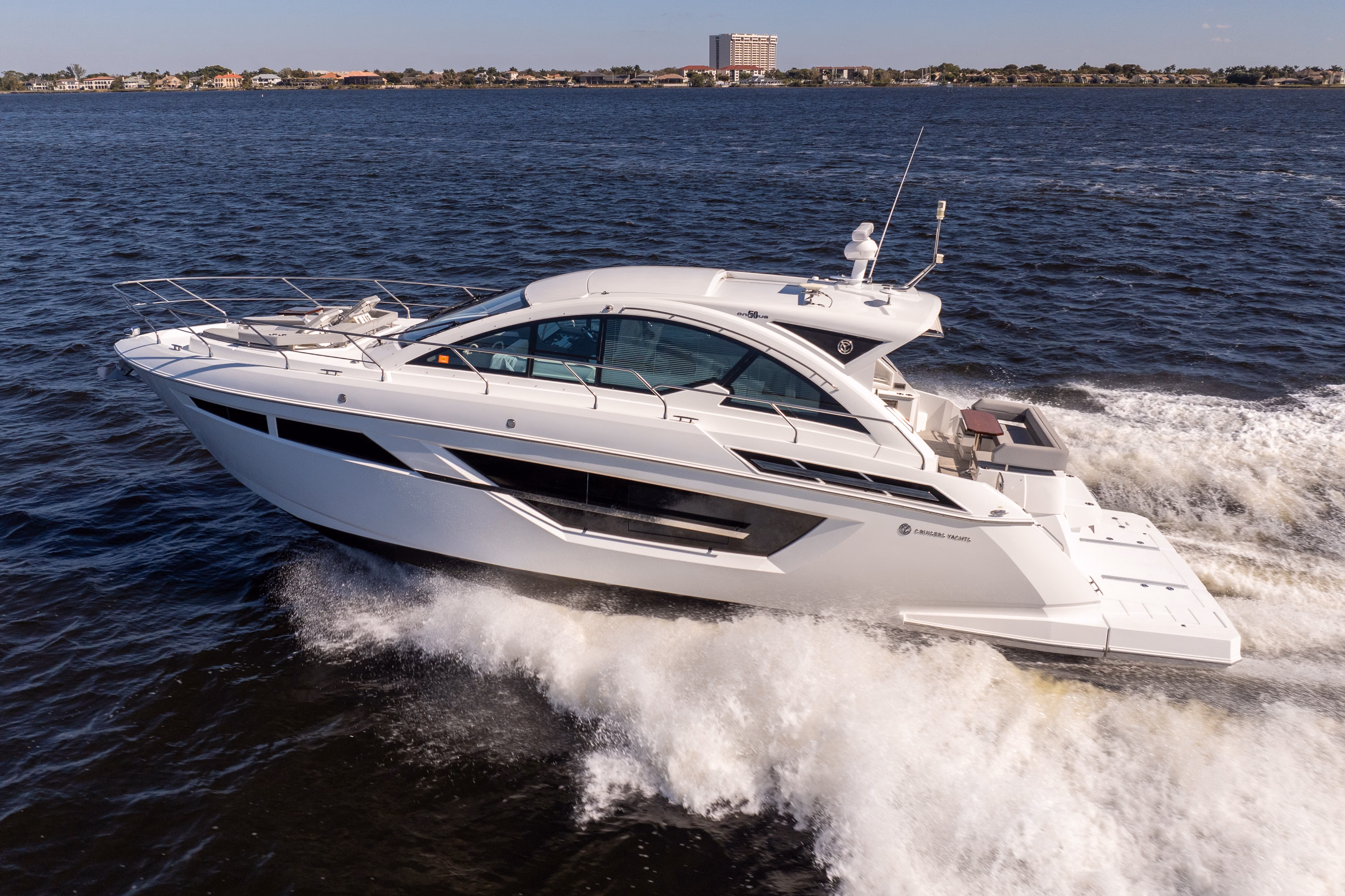 2020 Cruisers Yachts 50 Cantius
