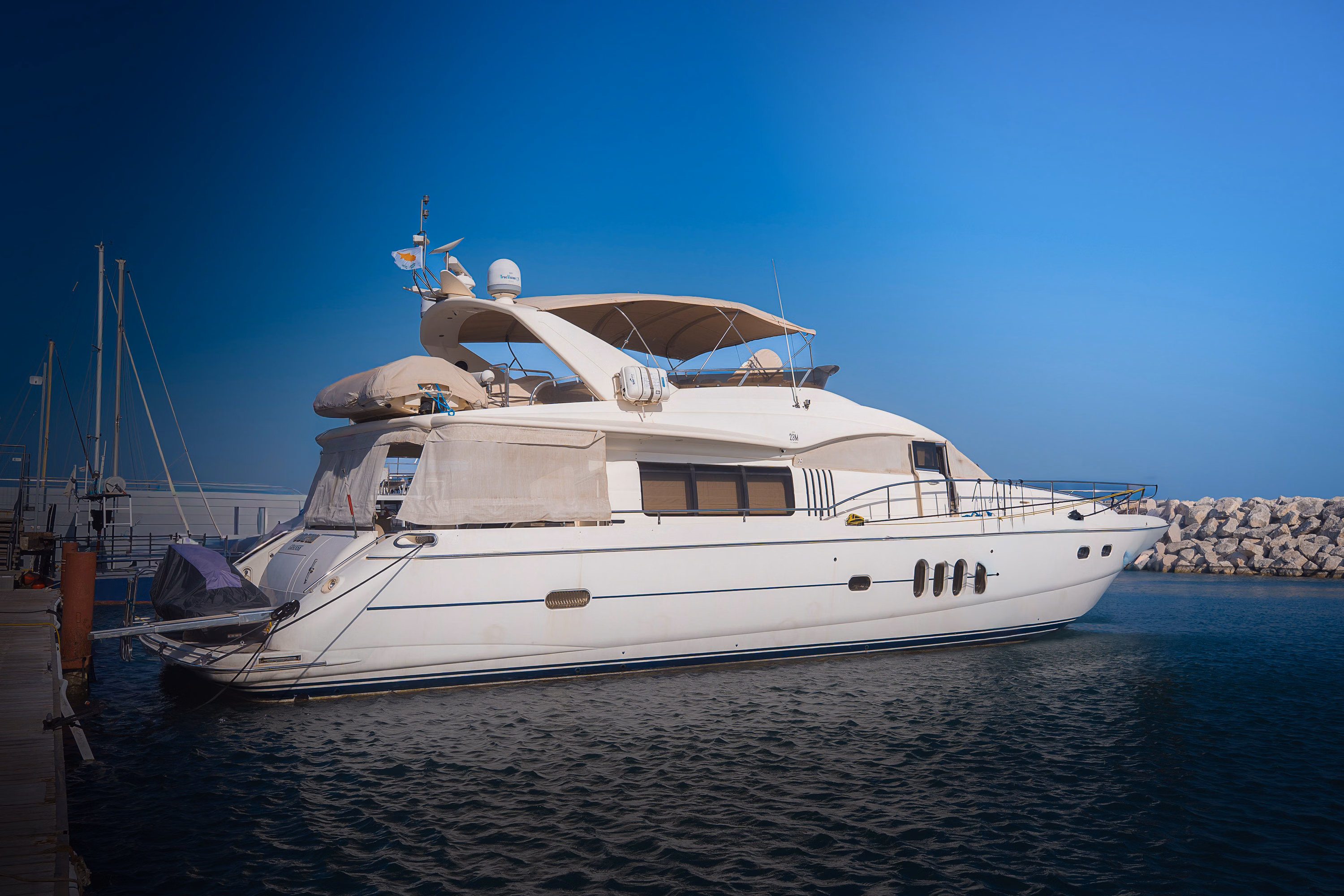 2004 Princess Yachts PR82 