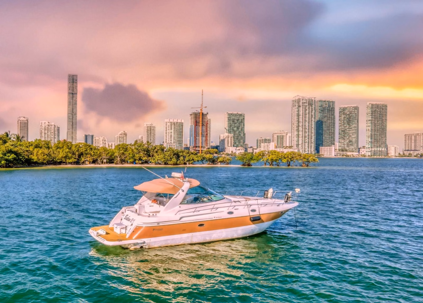 2002 Cruisers Yachts 3870