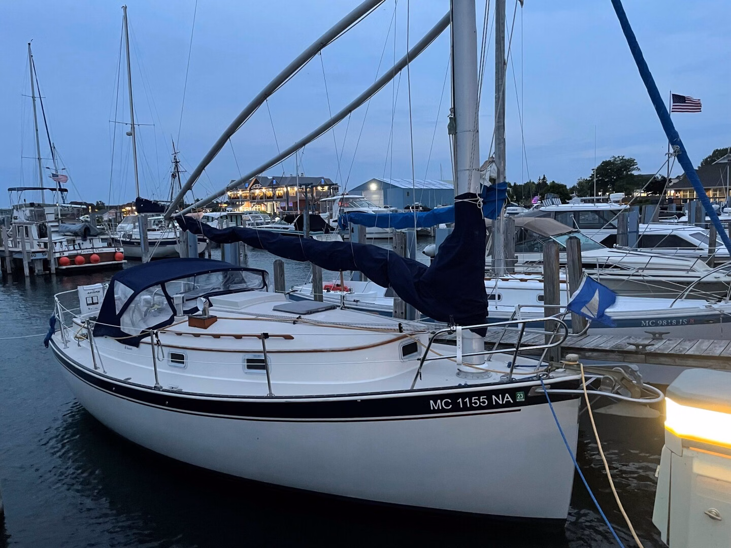 1984 Hinterhoeller Nonsuch 26 