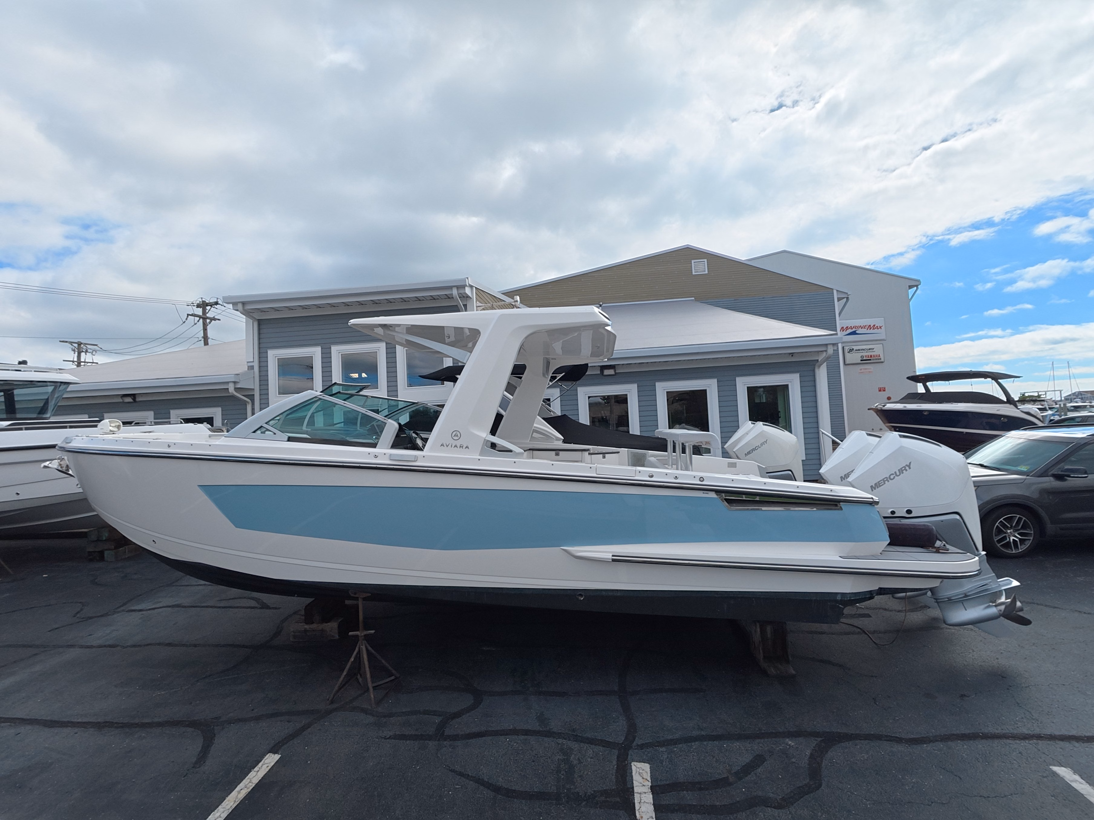 2021 Aviara AV32 OB
