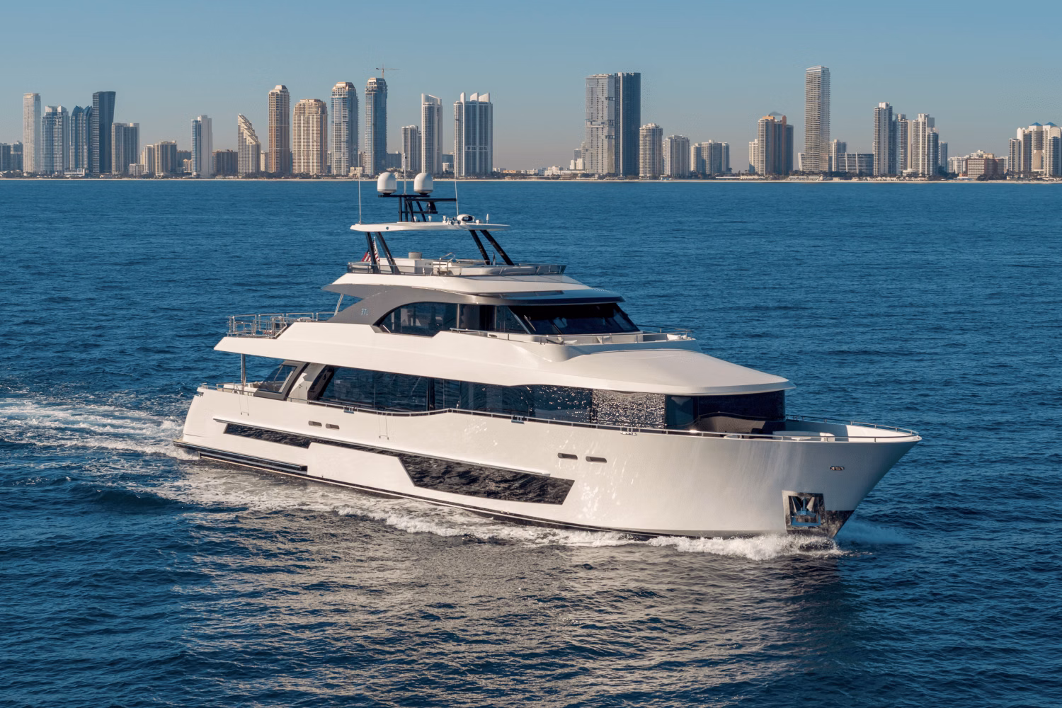 2027 Ocean Alexander 37L