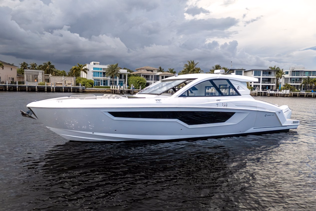 2026 Cruisers Yachts 50 GLS