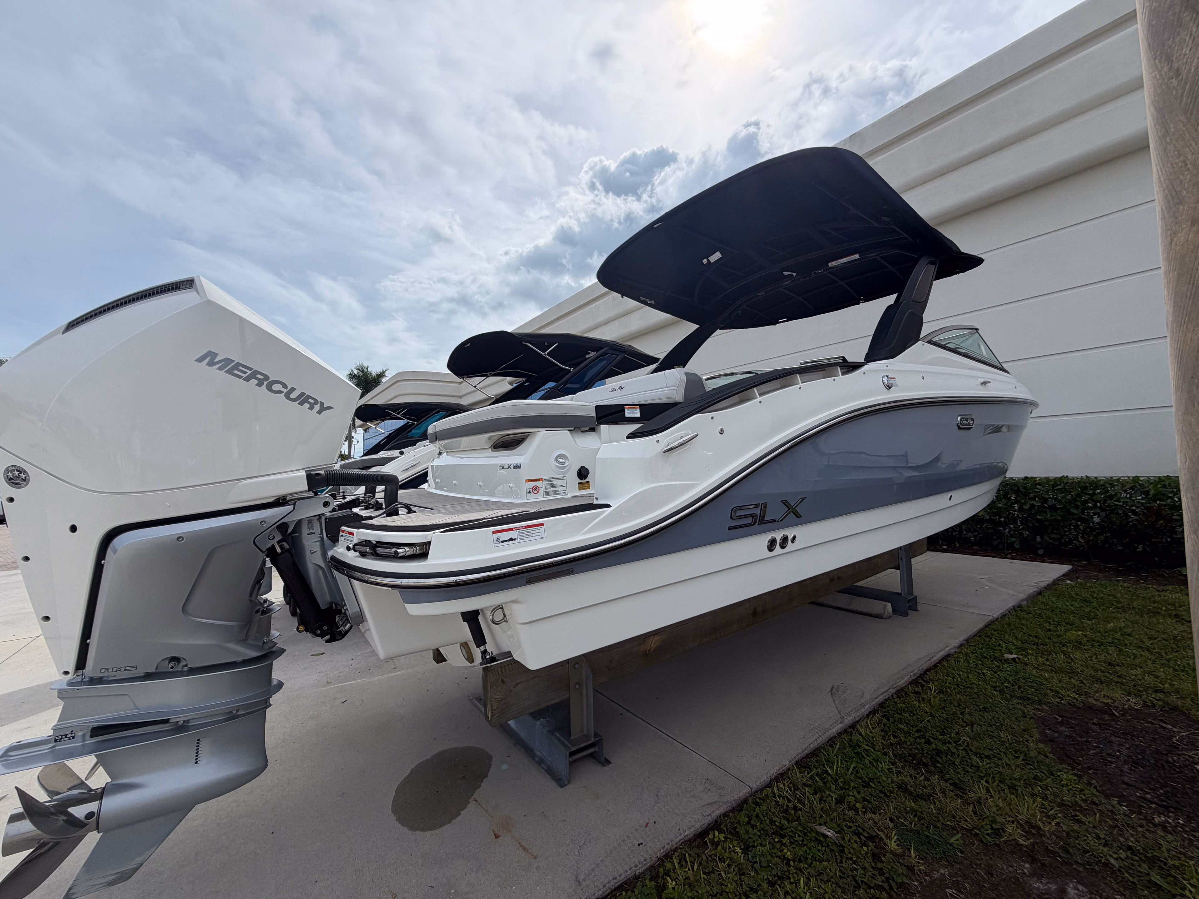 2027 Sea Ray SLX 280 Outboard