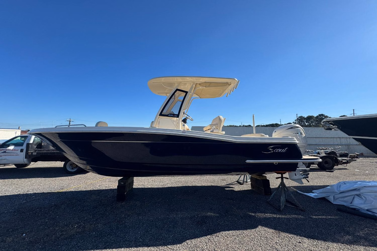 2026 Scout Boats 215 XSF