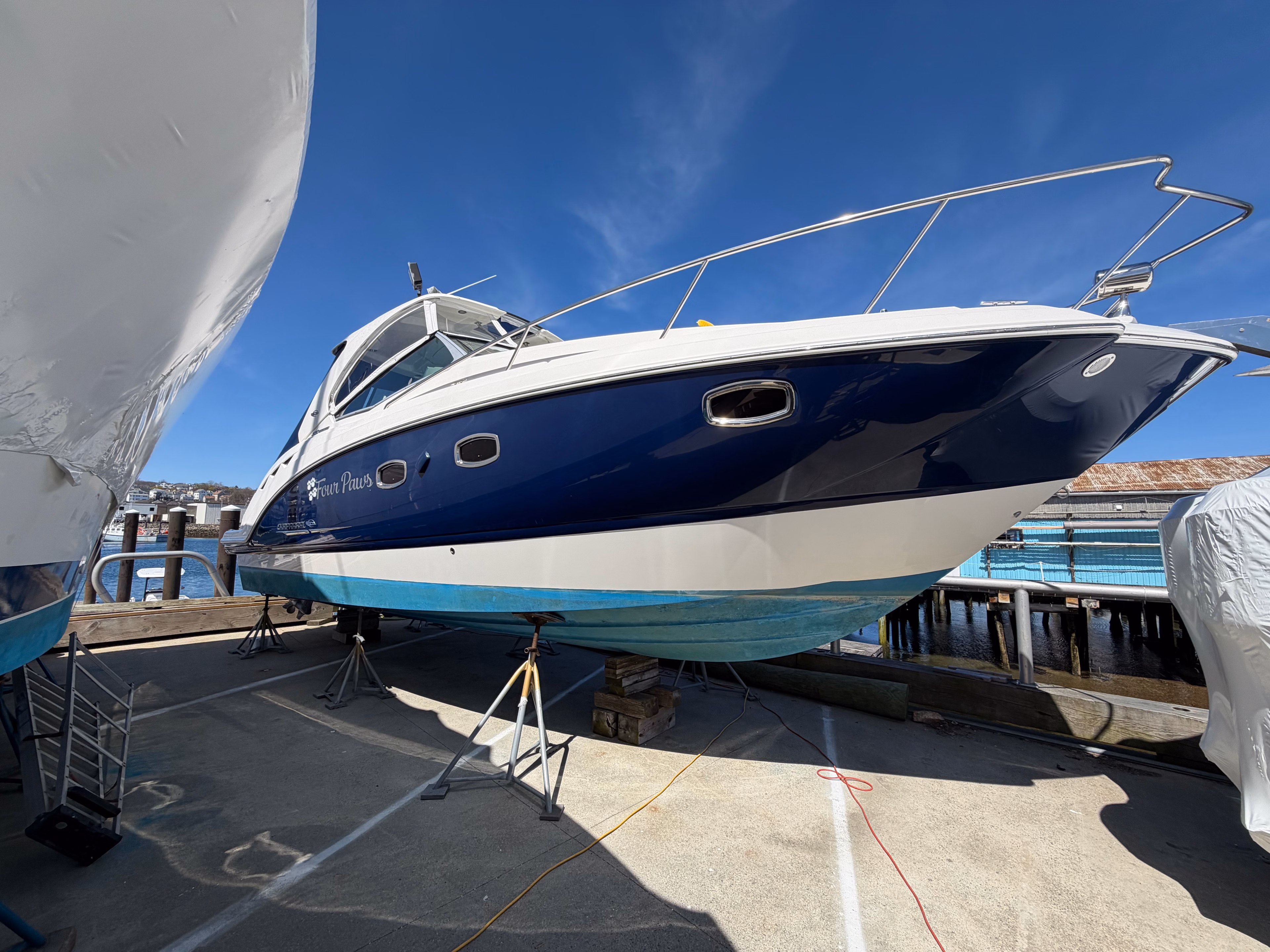 2014 Chaparral 330 Signature 