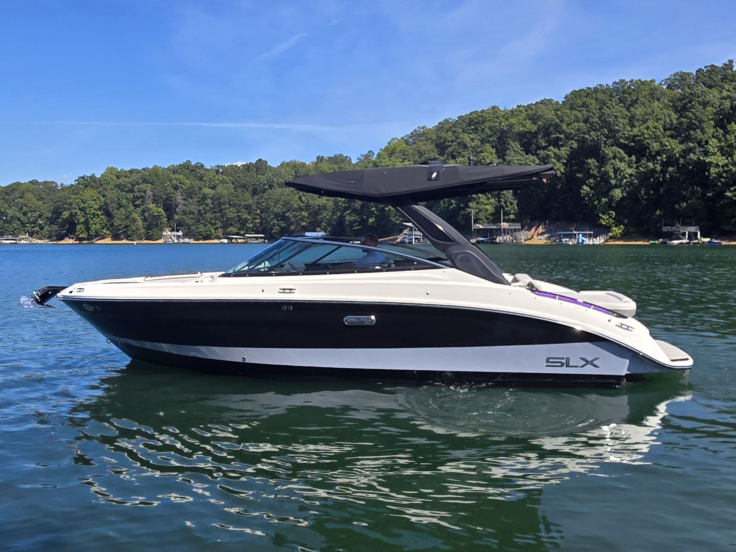 2026 Sea Ray SLX 260 Surf