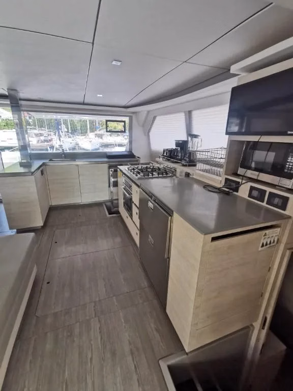 2019 Leopard Catamarans 50 