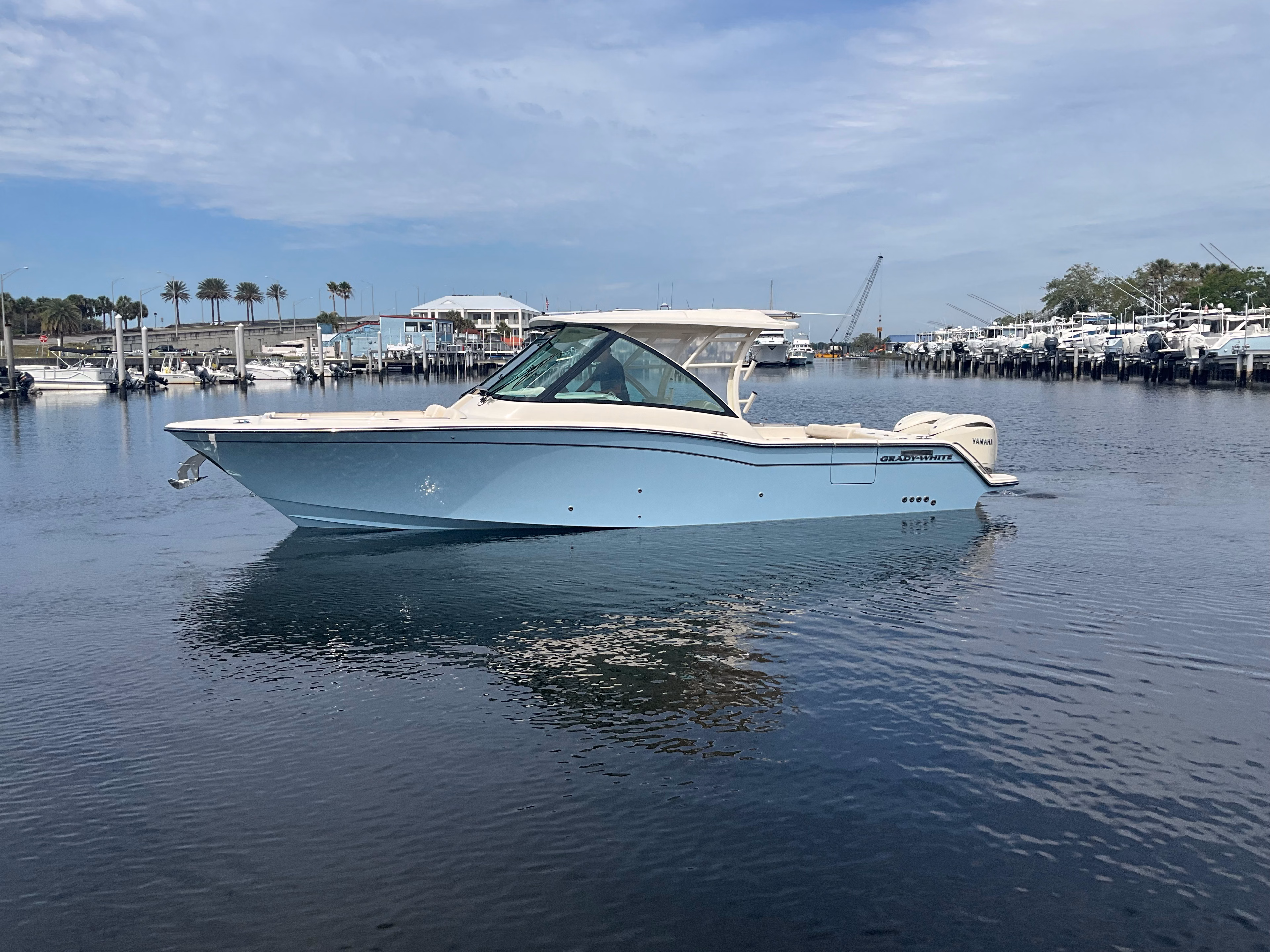 2026 Grady-White Boats Freedom 325