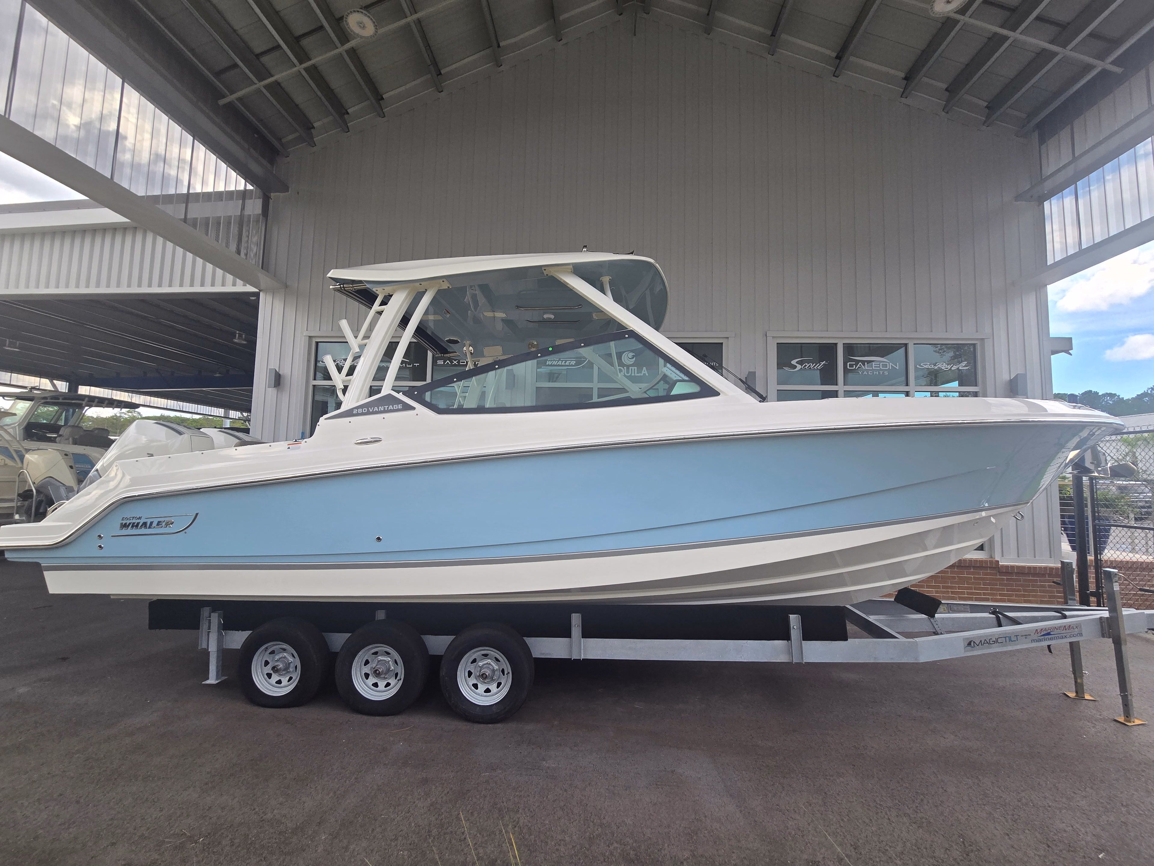 2027 Boston Whaler 280 Vantage 
