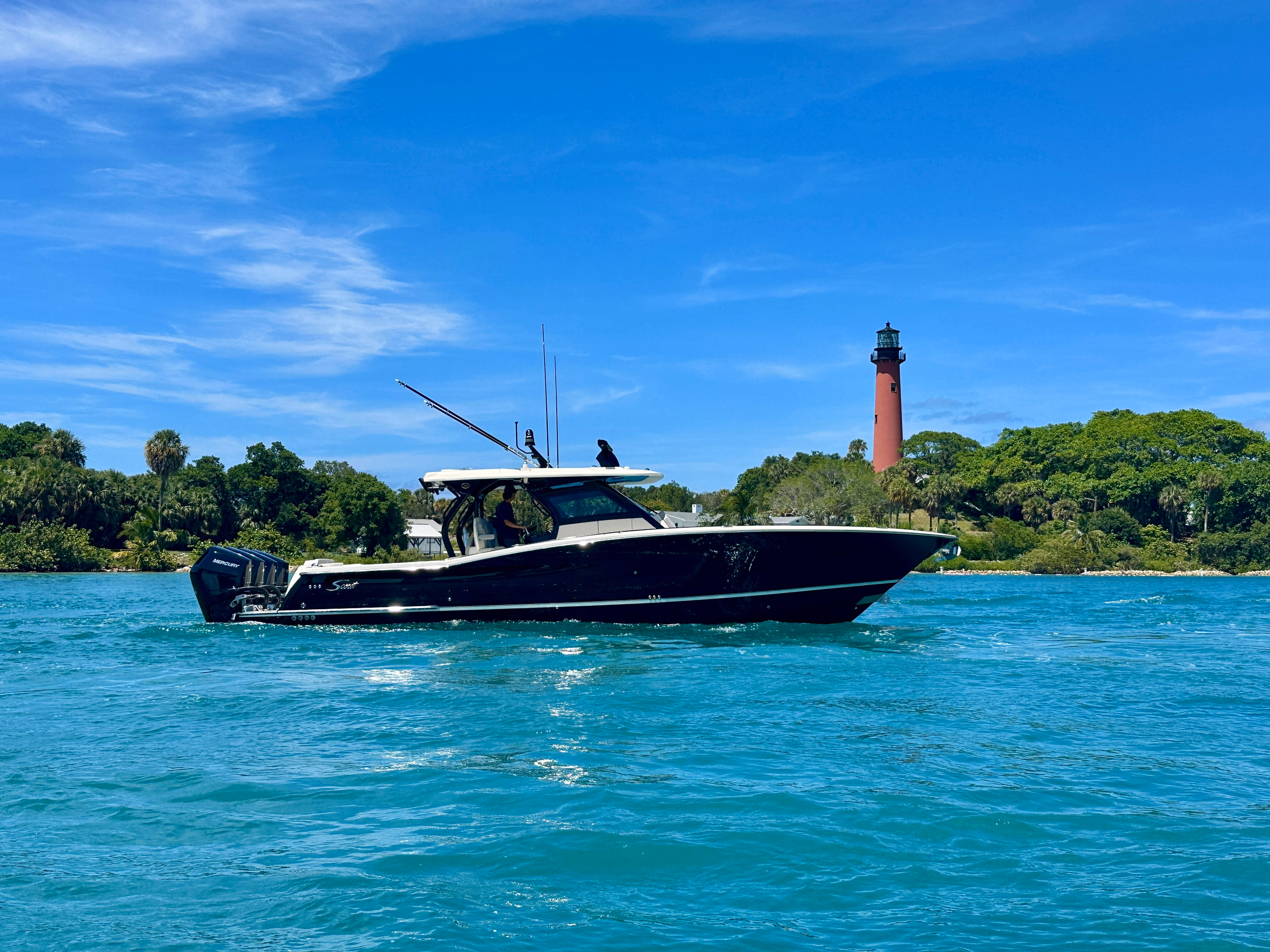 2025 Scout Boats 400 LXF