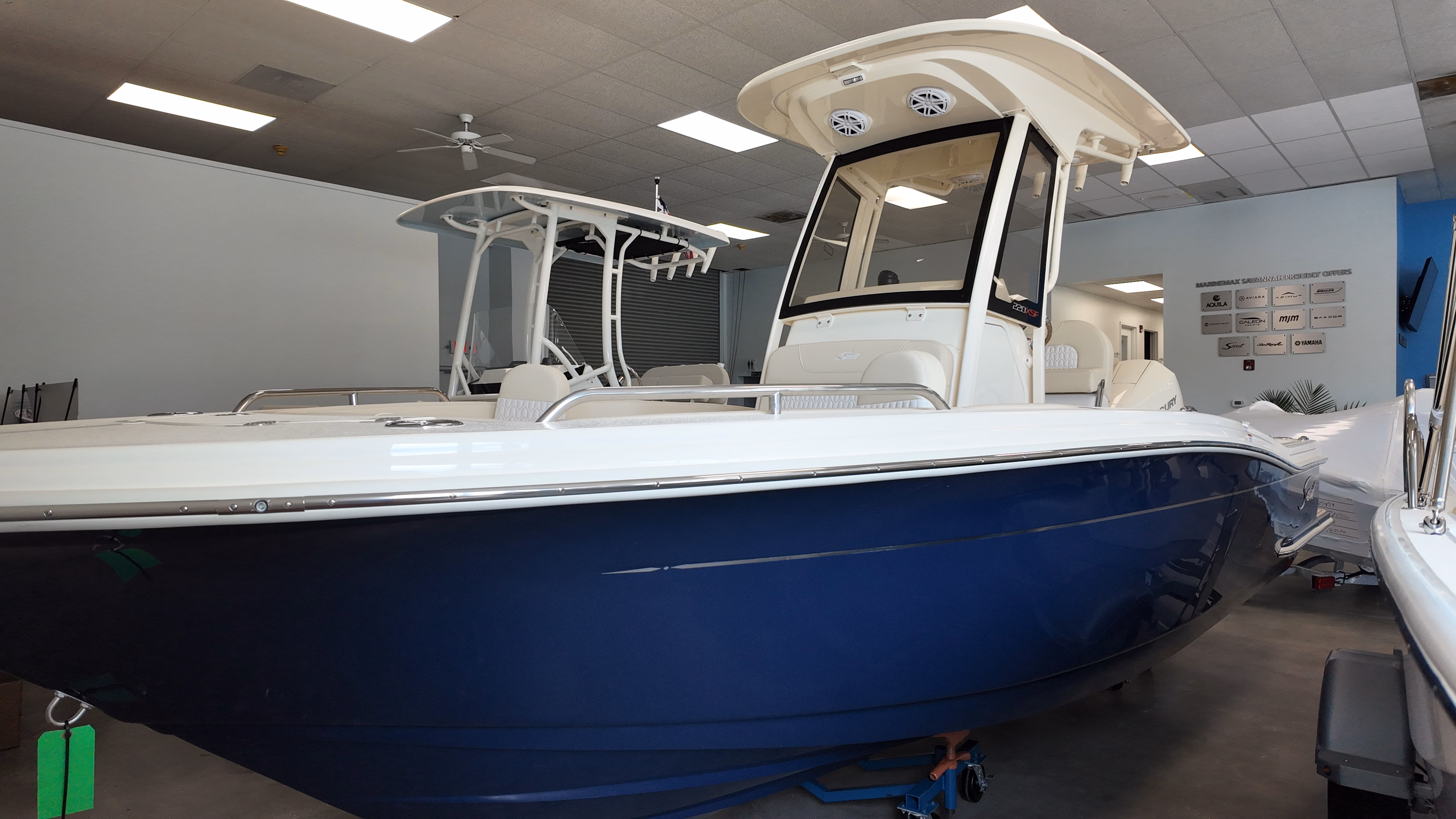 2027 Scout Boats 220 XSF