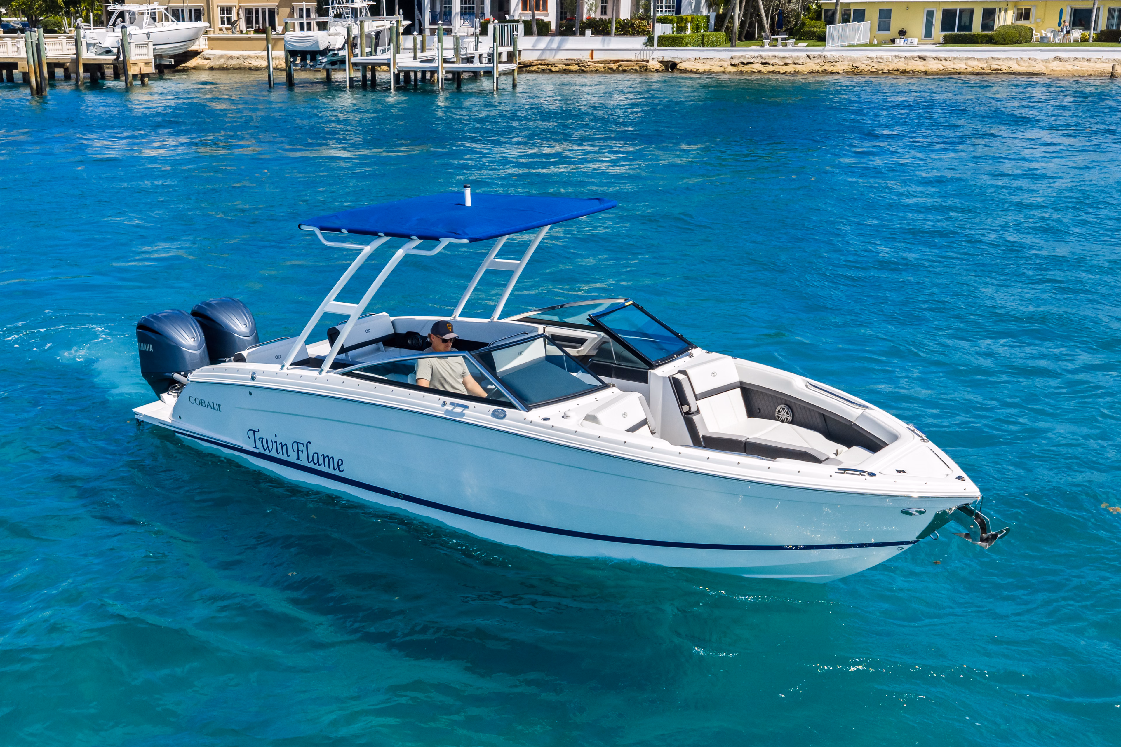 2022 Cobalt Boats R8 Outboard