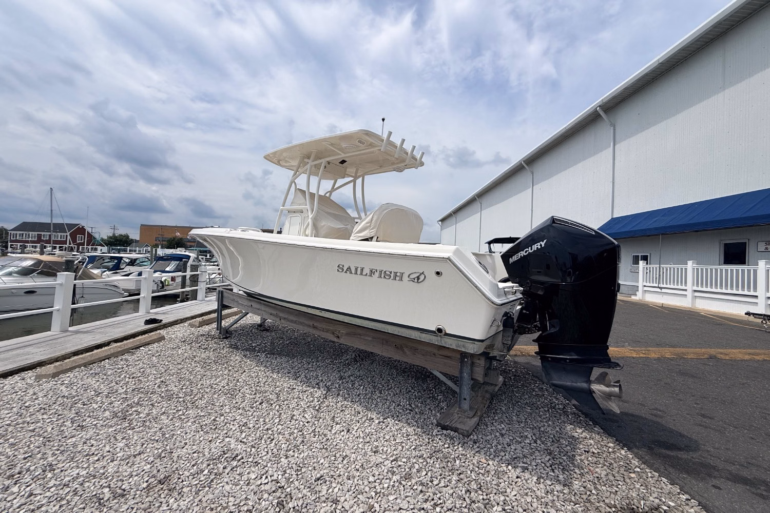 2022 Sailfish 220 CC