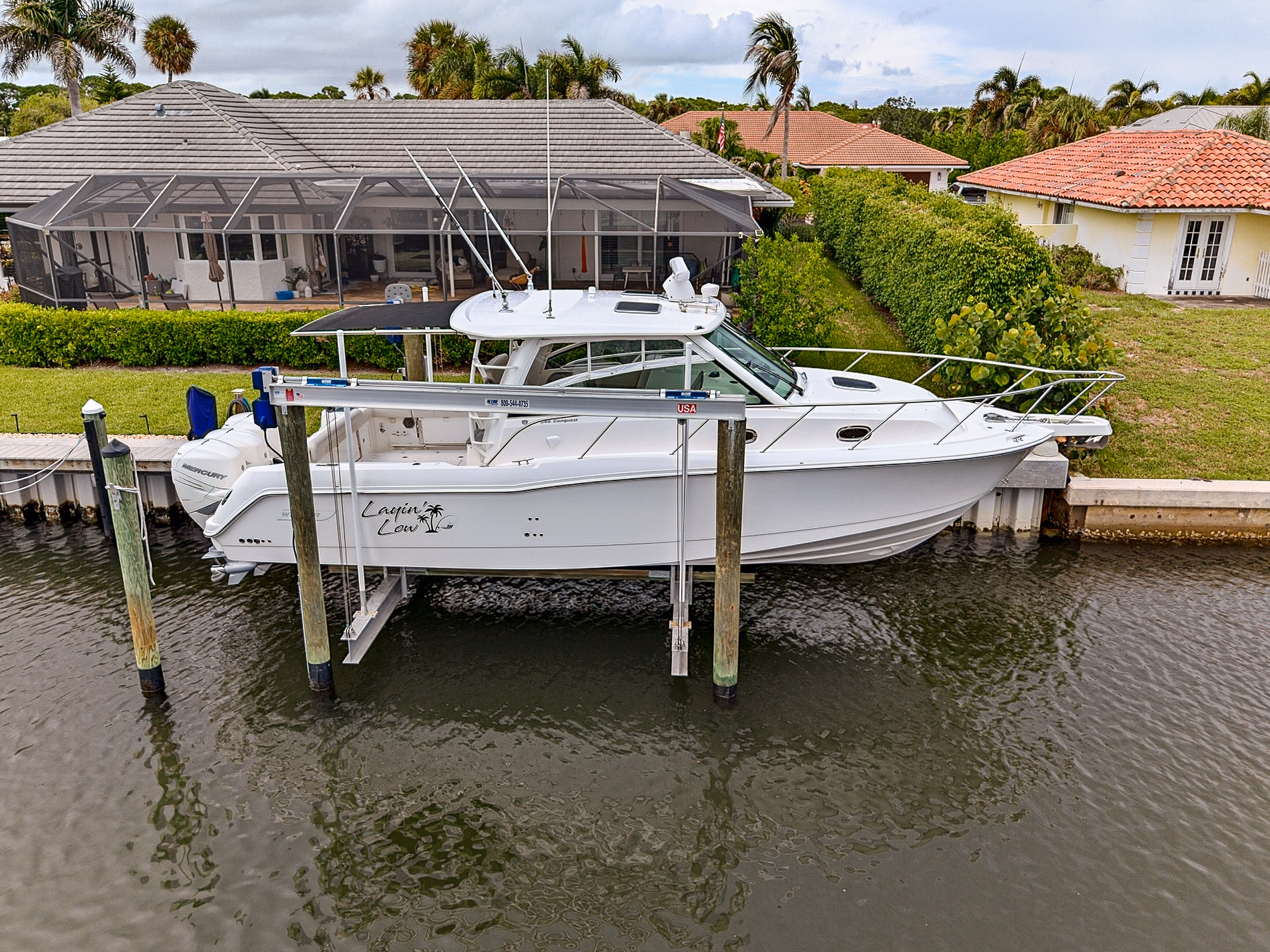 2018 Boston Whaler 345 Conquest 