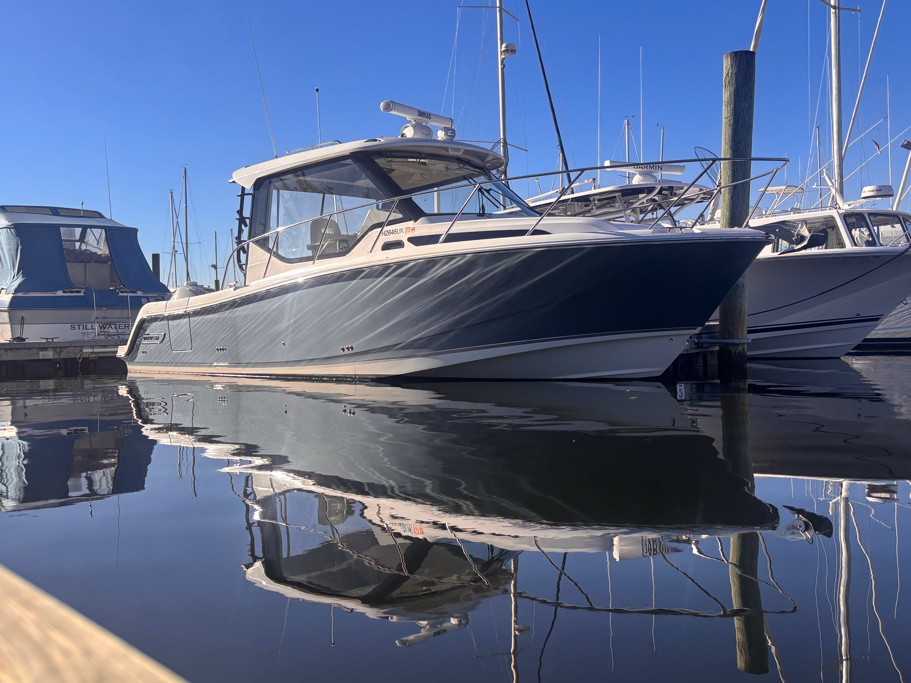 2023 Boston Whaler 325 Conquest