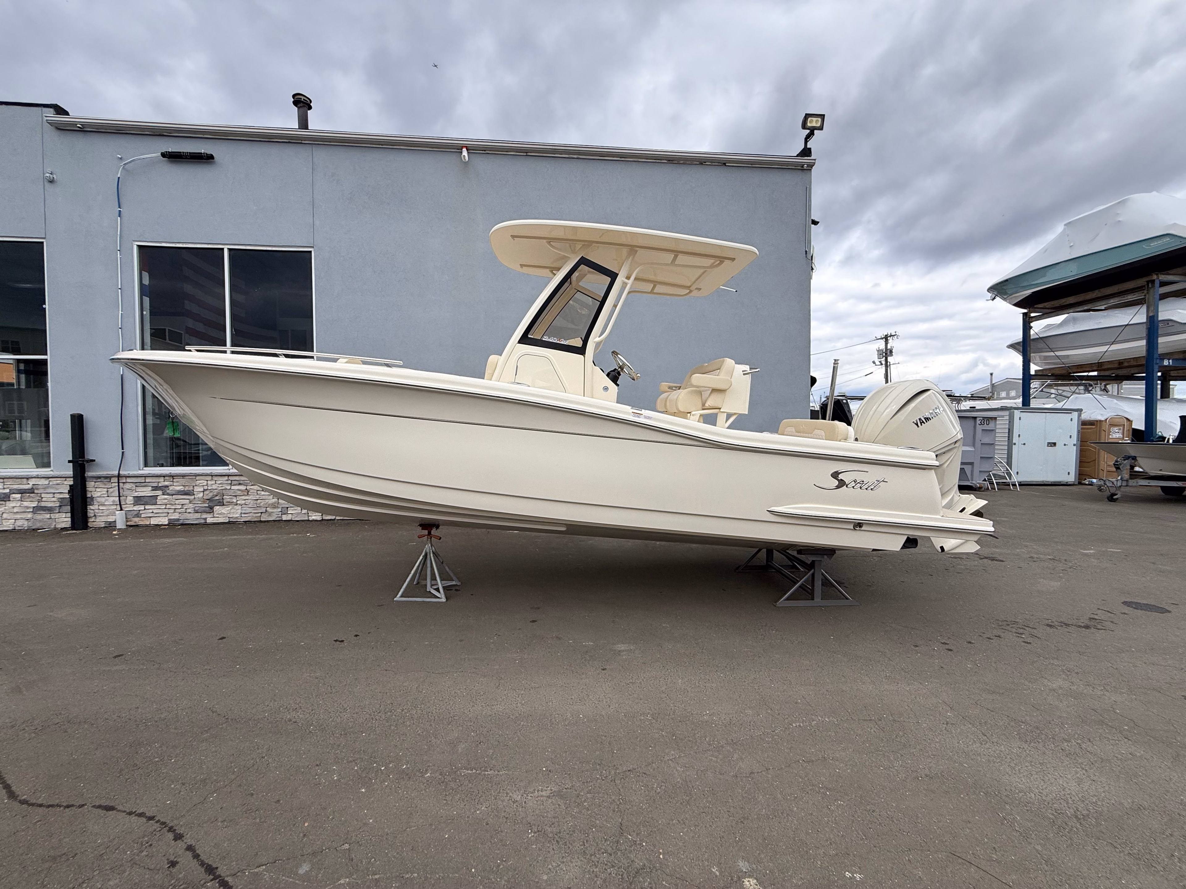 2026 Scout Boats 240 XSF 