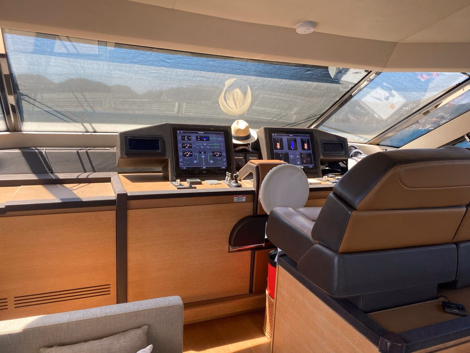 2019 Monte Carlo Yachts MCY 76 