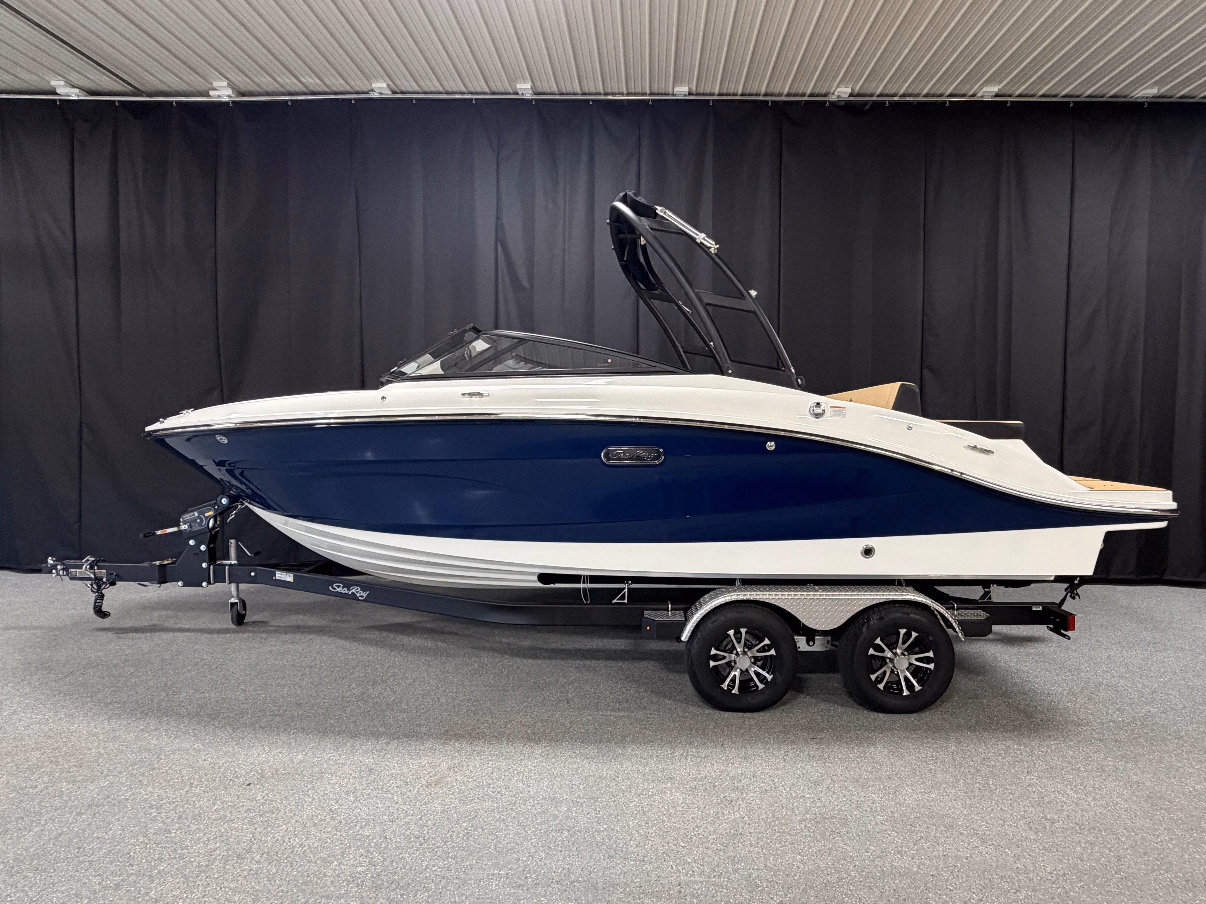 2027 Sea Ray SPX 210