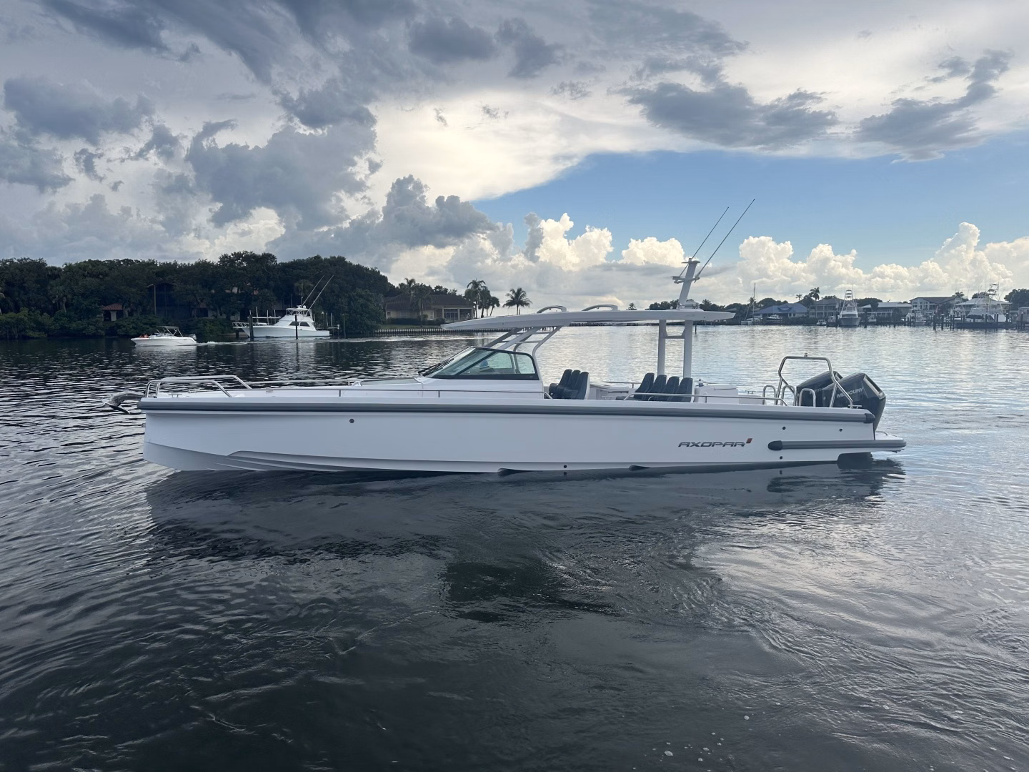 2024 Axopar 37 Sun-Top