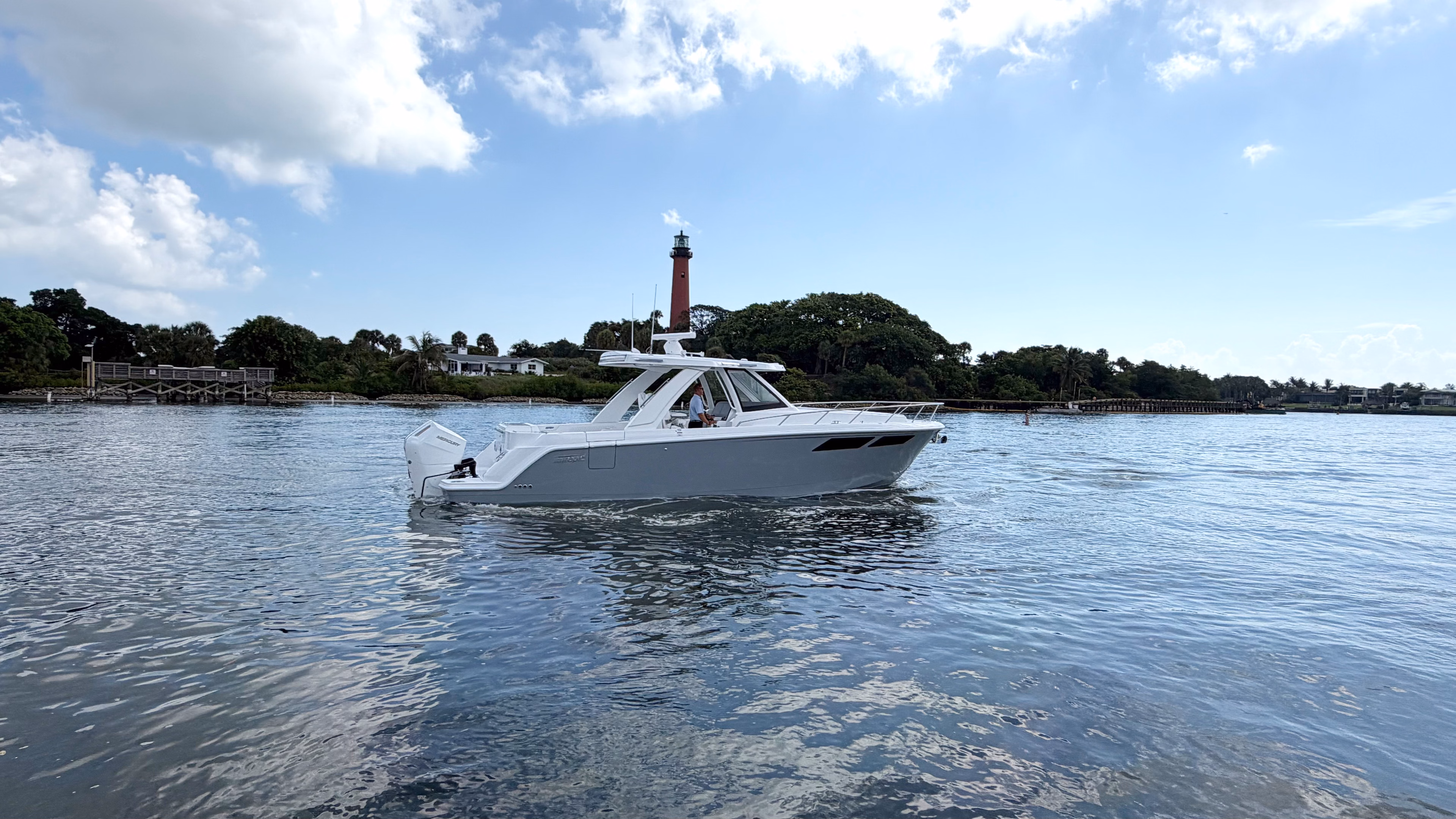 2026 Intrepid Powerboats 35 Valor