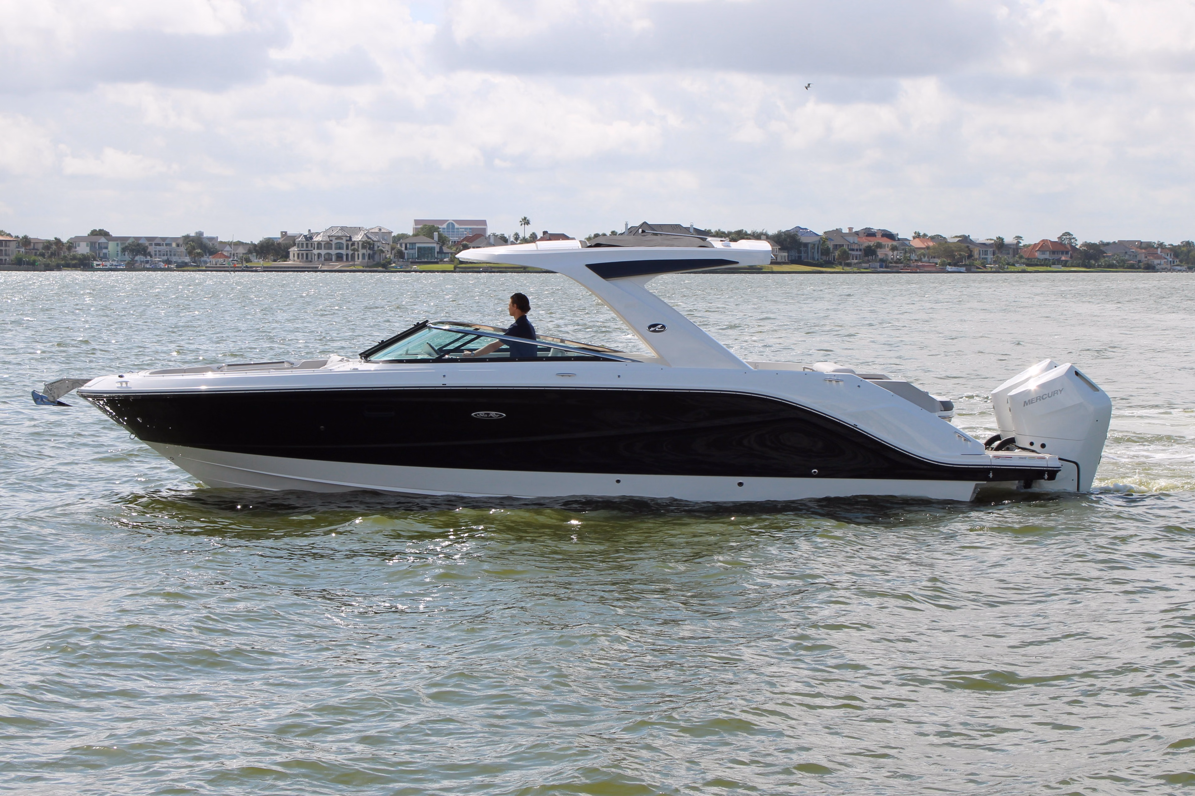 2027 Sea Ray SLX 310 Outboard 