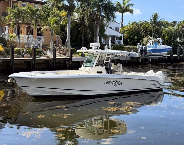 2020 Boston Whaler 330 Outrage 