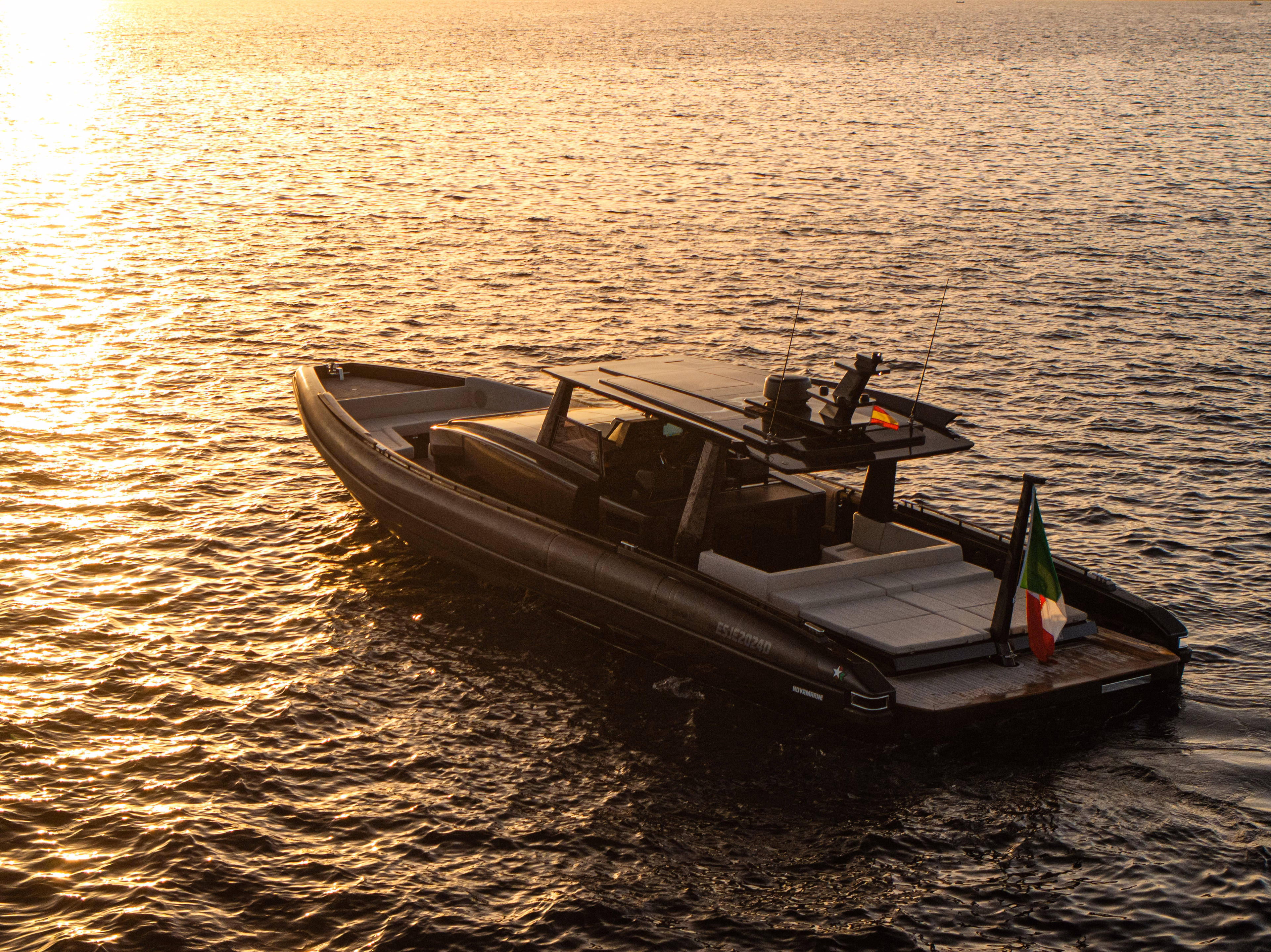 2025 Novamarine Black Shiver 140 - Sterndrive