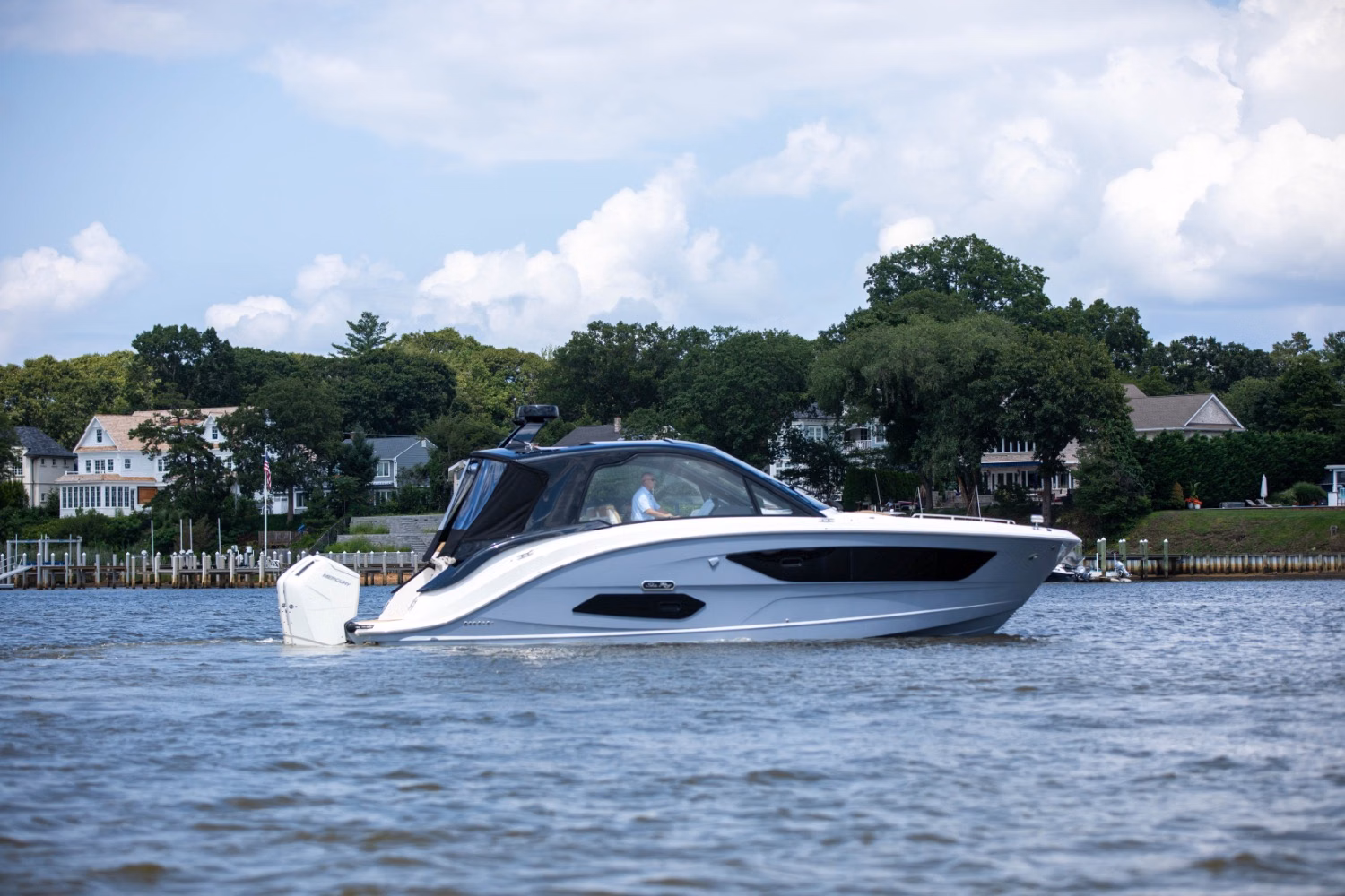 2026 Sea Ray Sundancer 370 Outboard