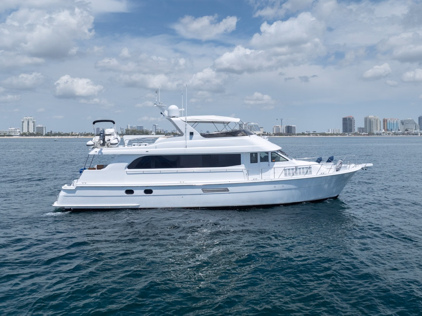 2000 Hatteras 75 Sport Deck