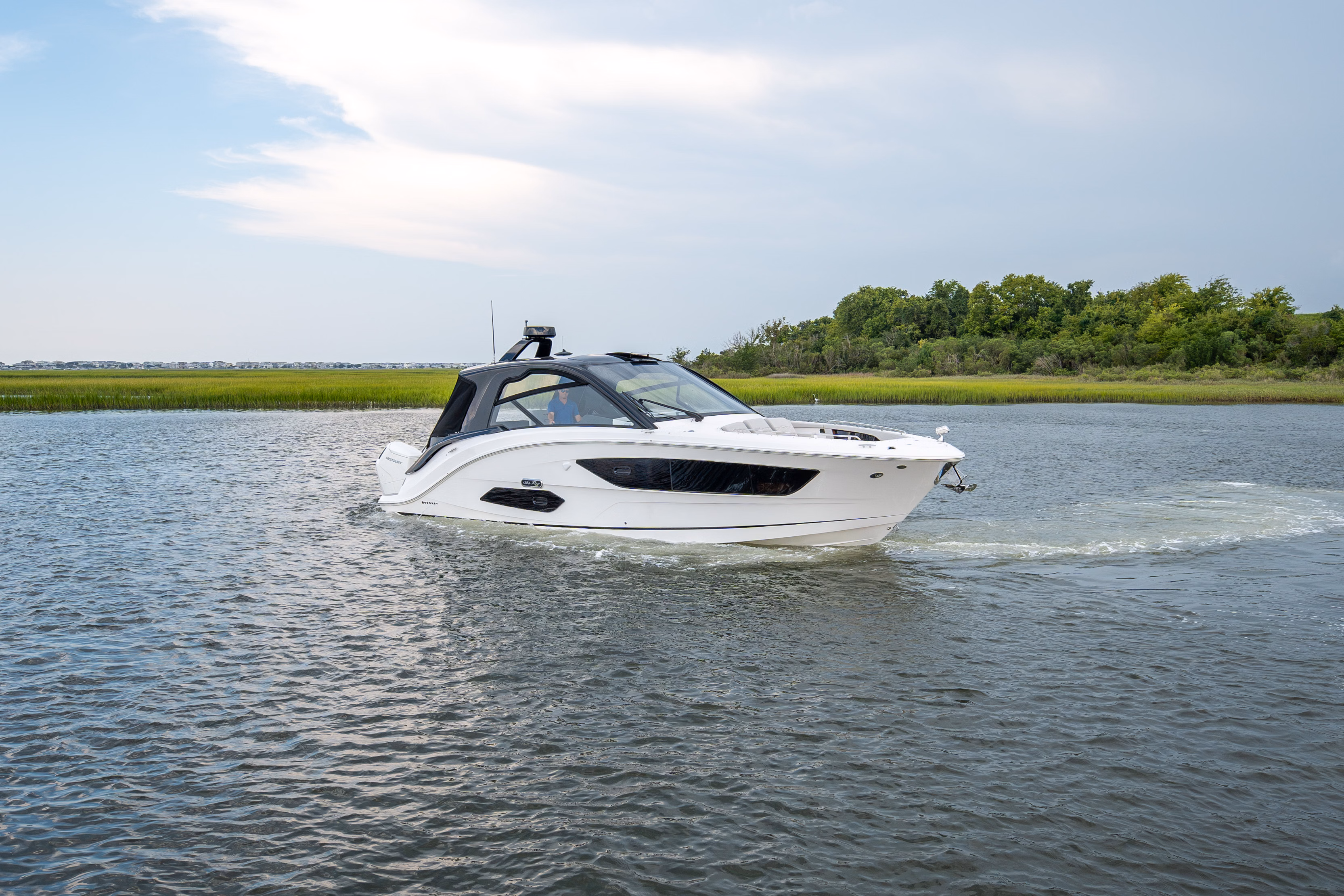 2026 Sea Ray Sundancer 370 Outboard