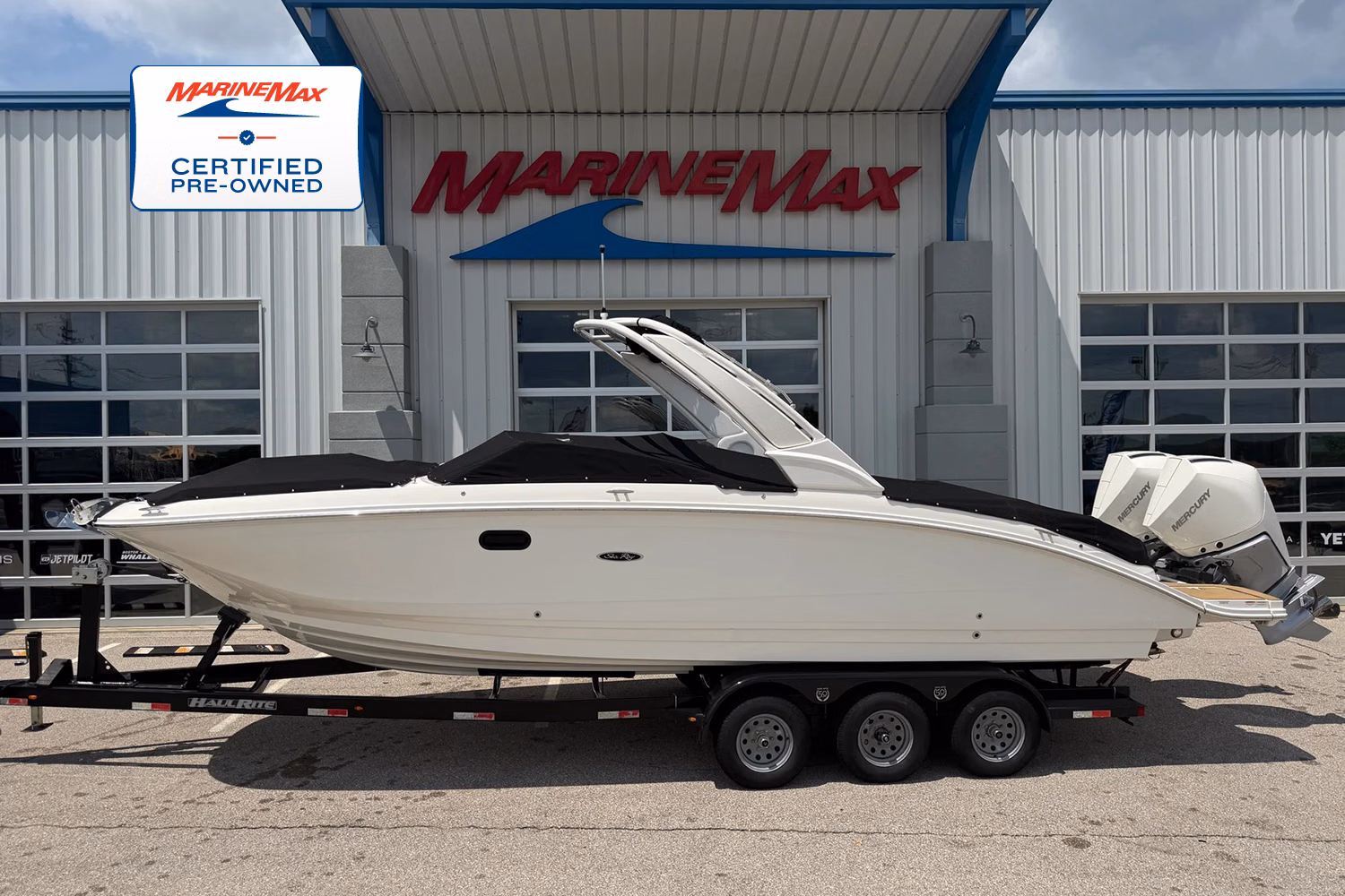 2024 Sea Ray SDX 290 Outboard