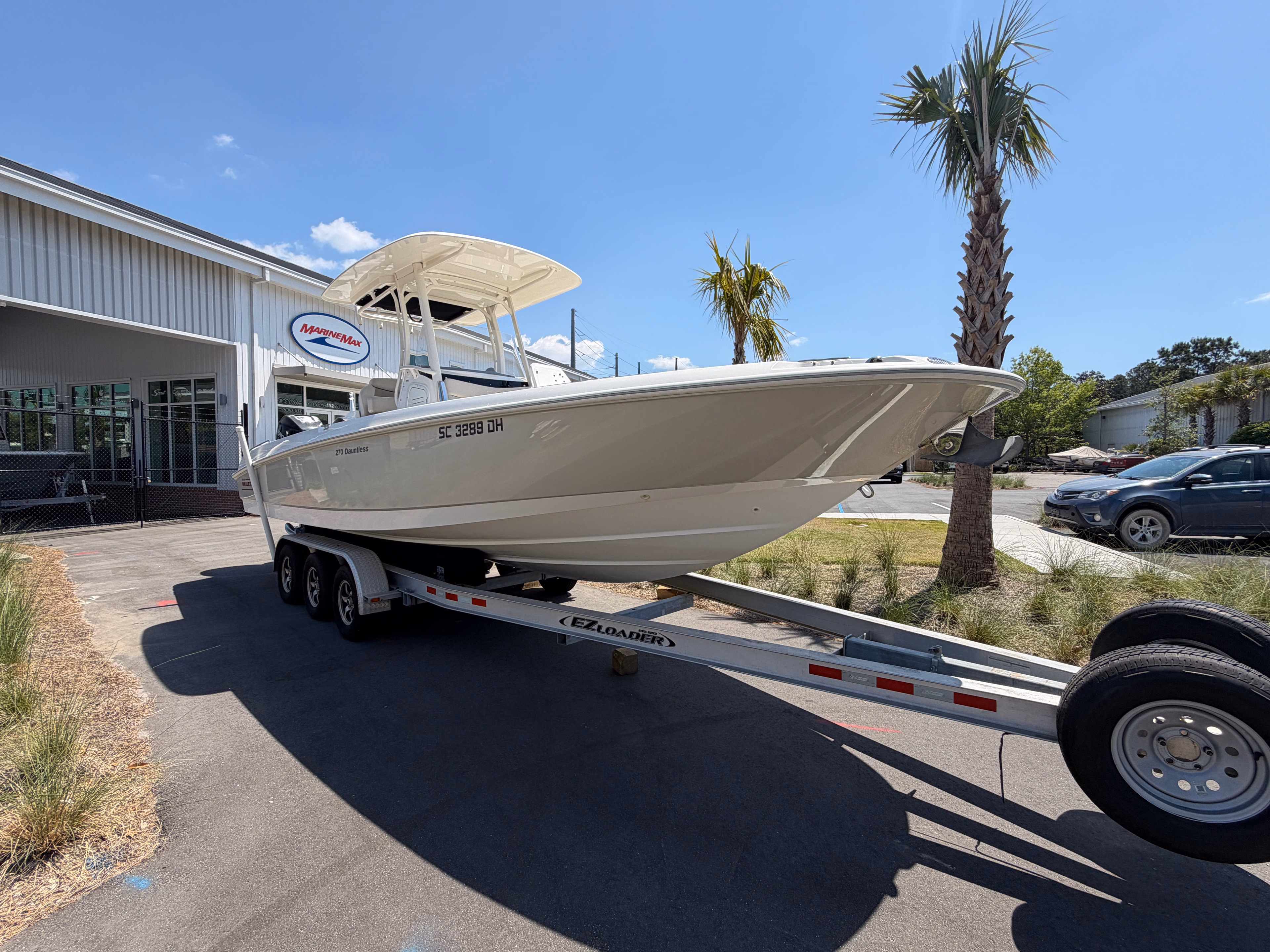 2017 Boston Whaler 270 Dauntless