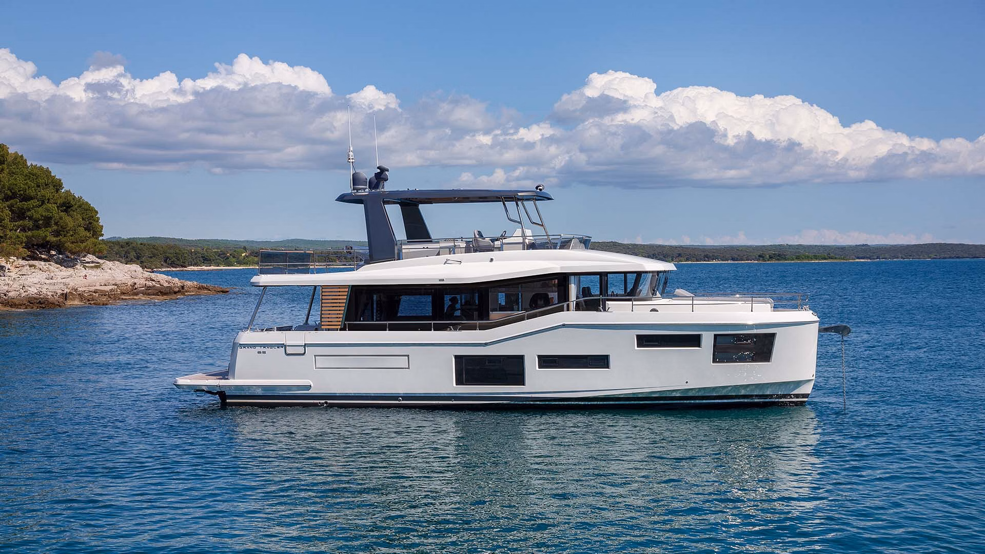 2026 Beneteau Grand Trawler 63