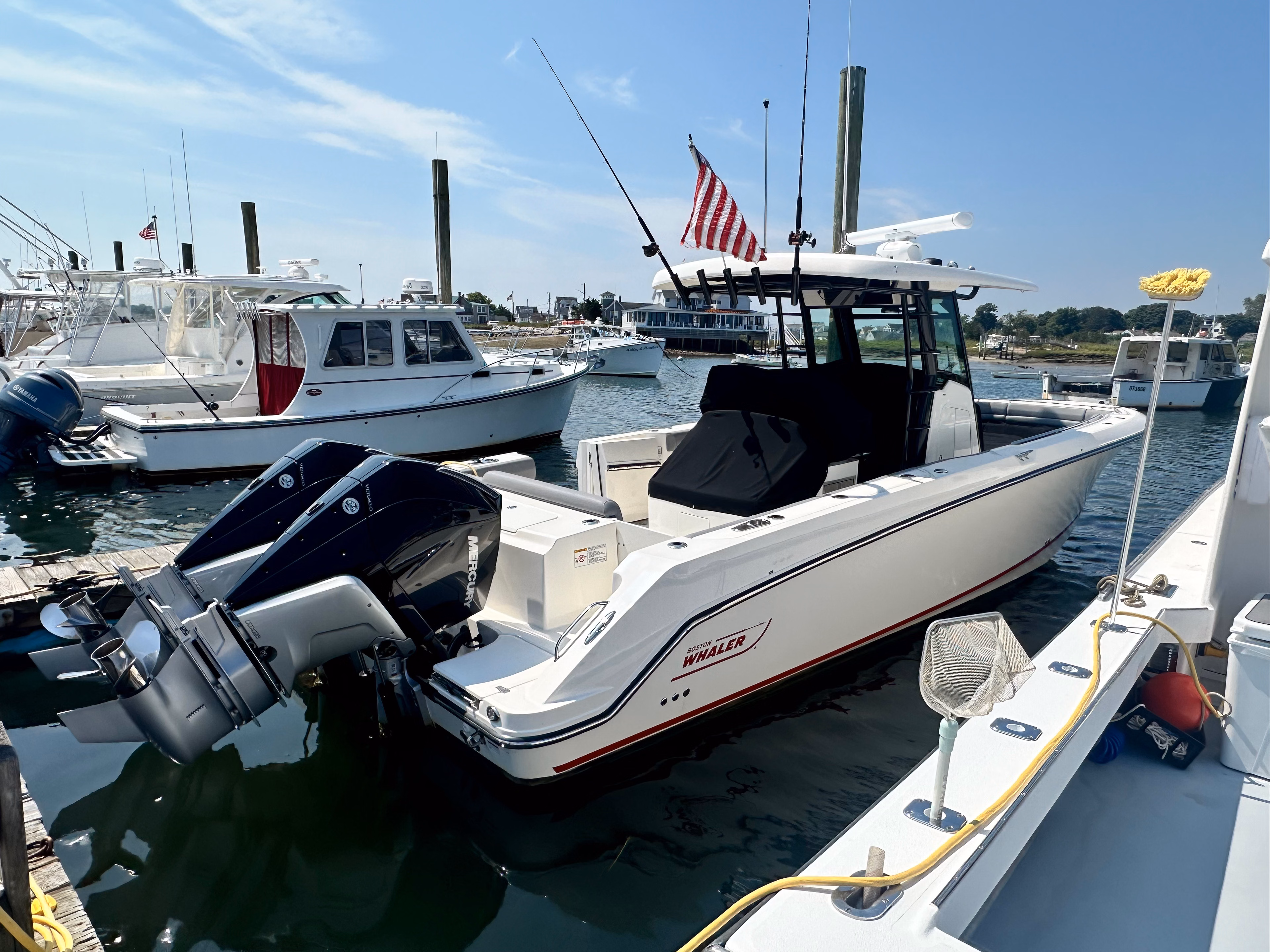2023 Boston Whaler 330 Outrage 