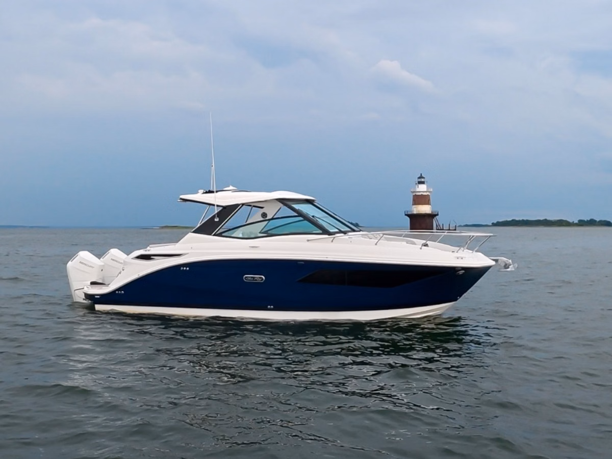 2026 Sea Ray Sundancer 320 Outboard