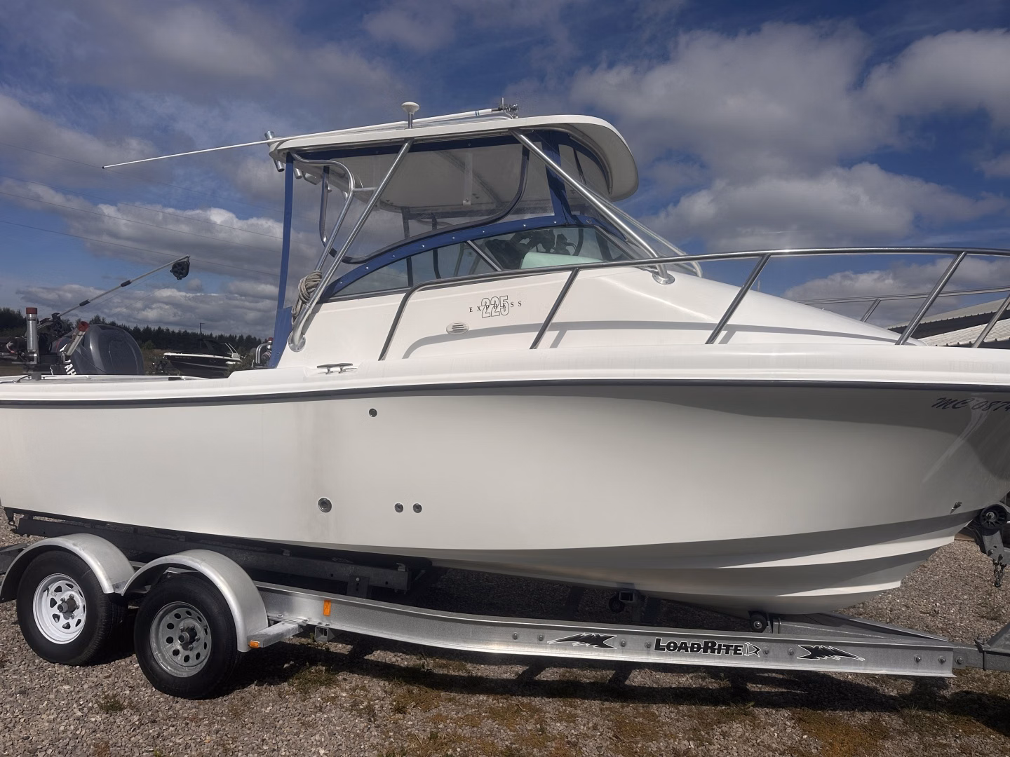 2001 EdgeWater 225 Express 