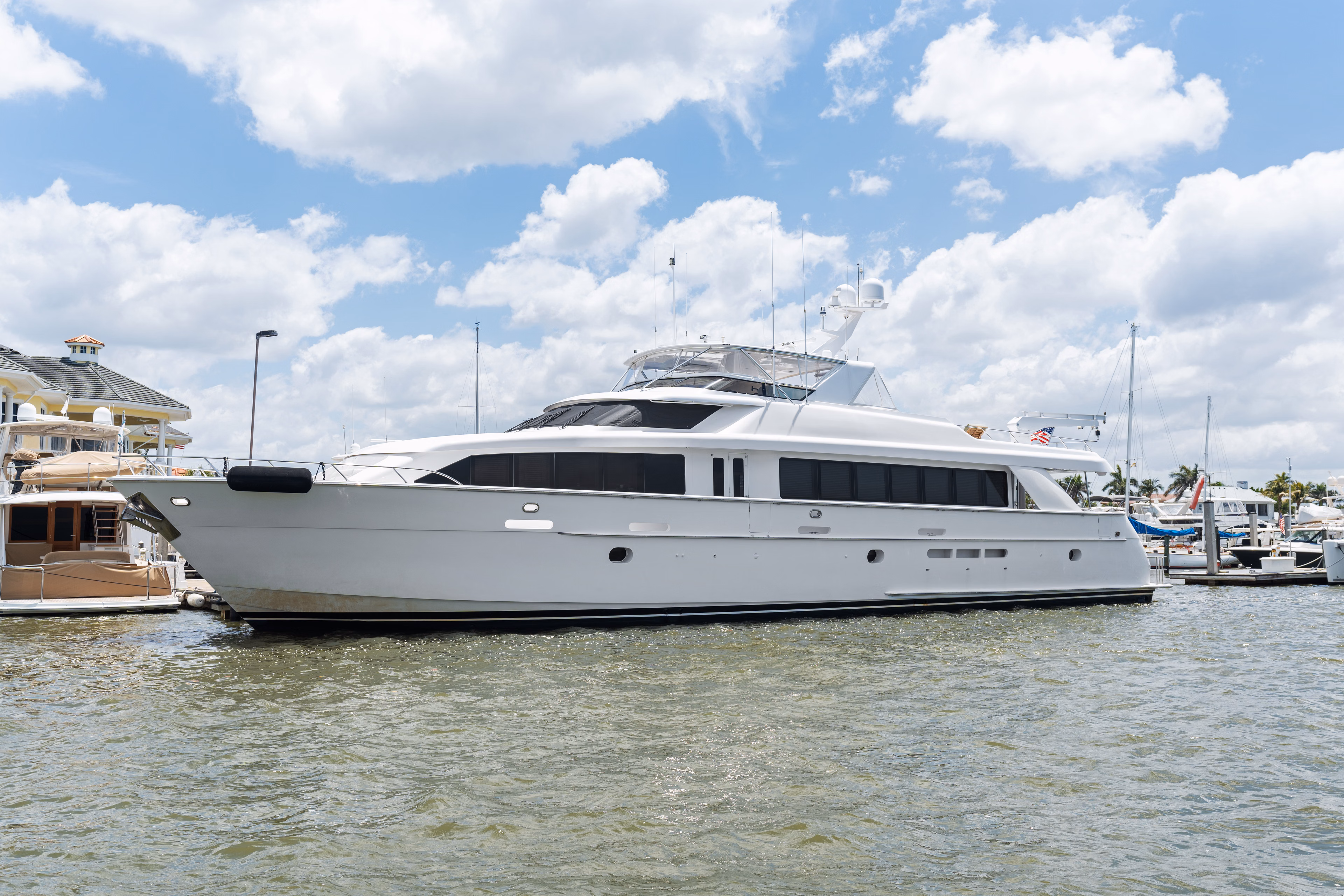 2004 Hatteras 100 Motor Yacht 