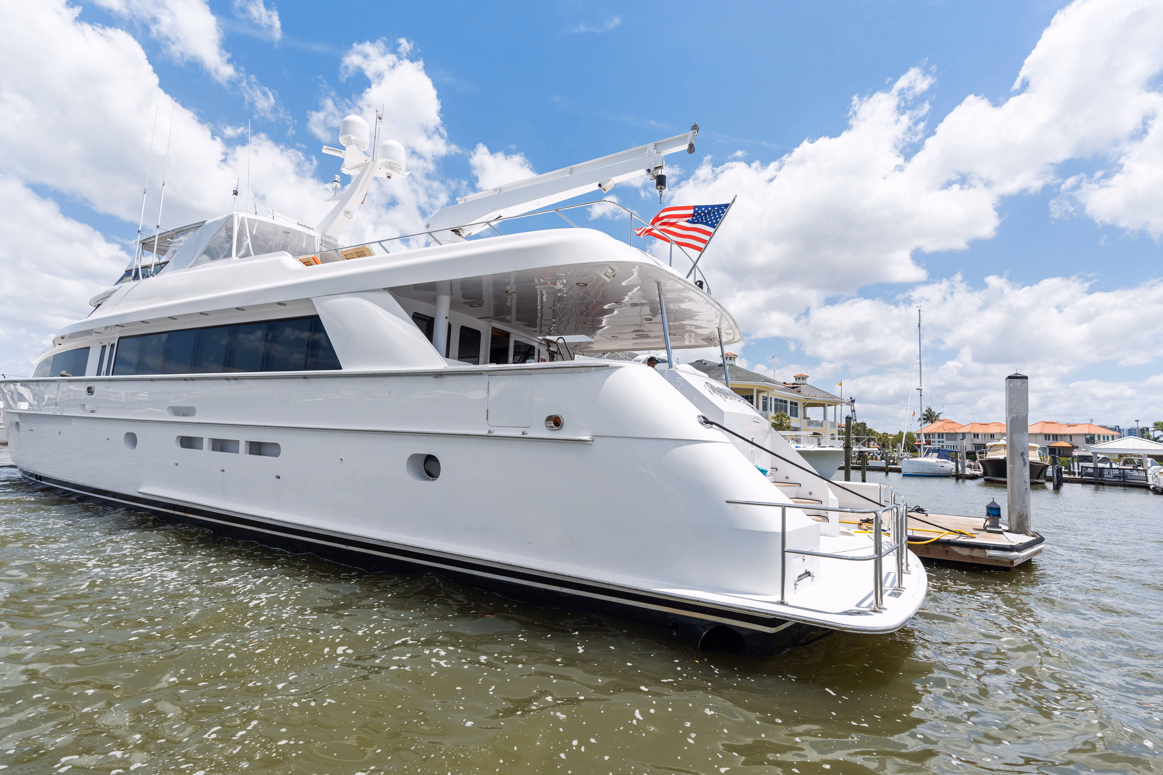 2004 Hatteras 100 Motor Yacht 