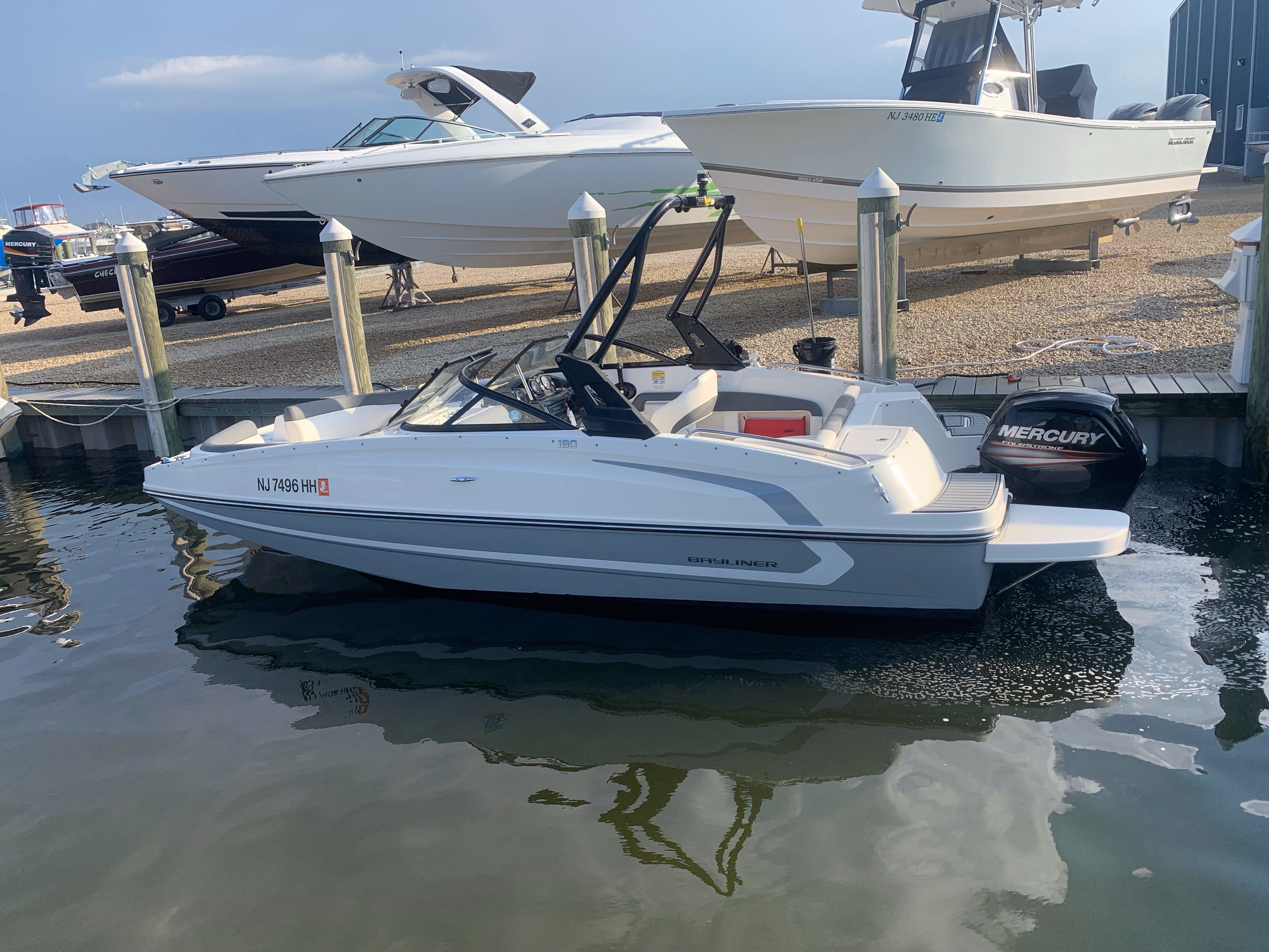 2018 Bayliner 190 Deck Boat 