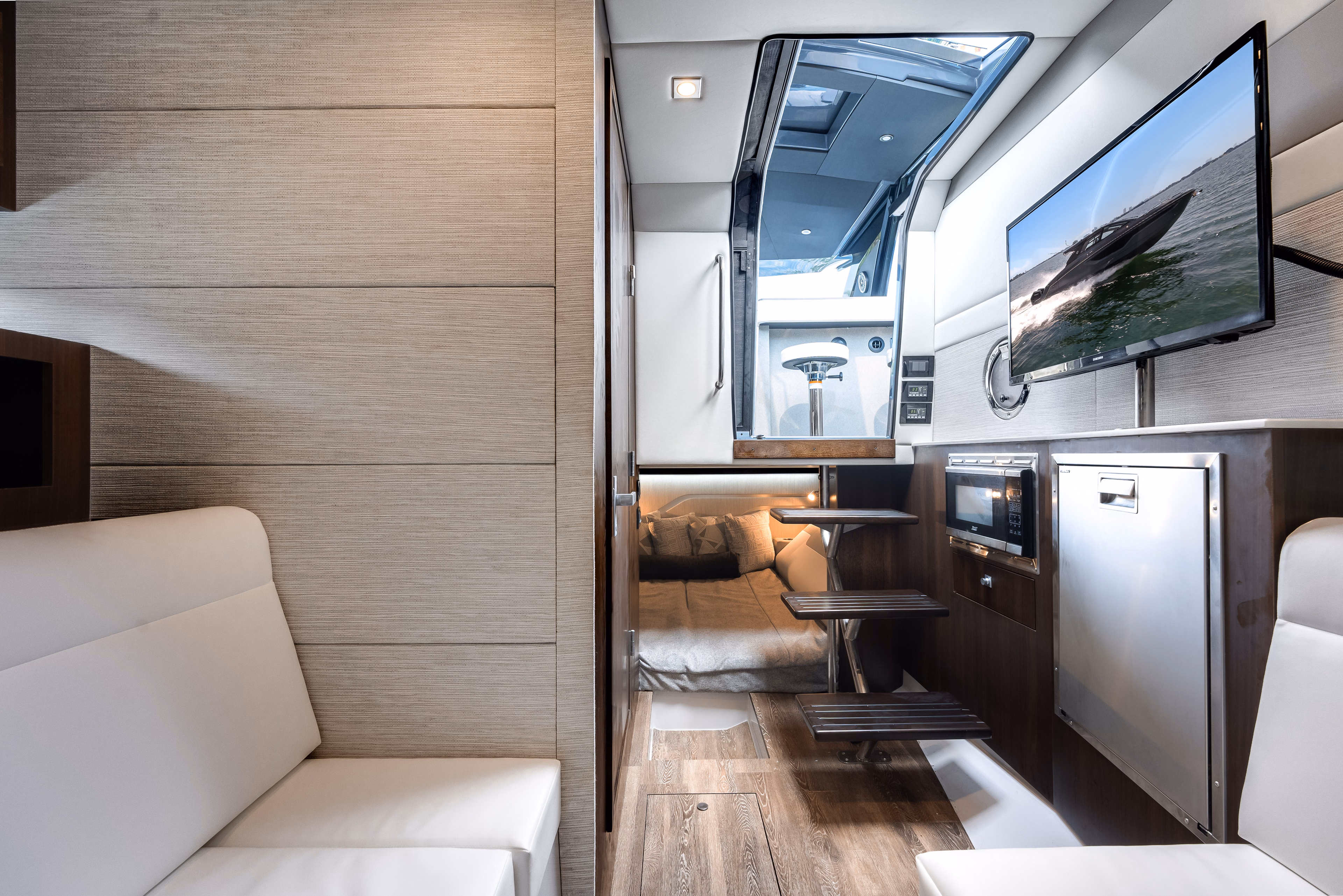 2023 Cruisers Yachts 42 GLS OB 