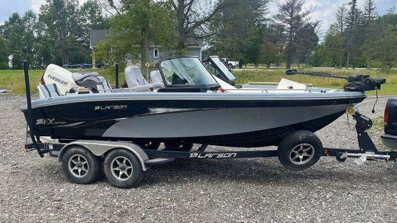 2018 Larson FX 1850 DC