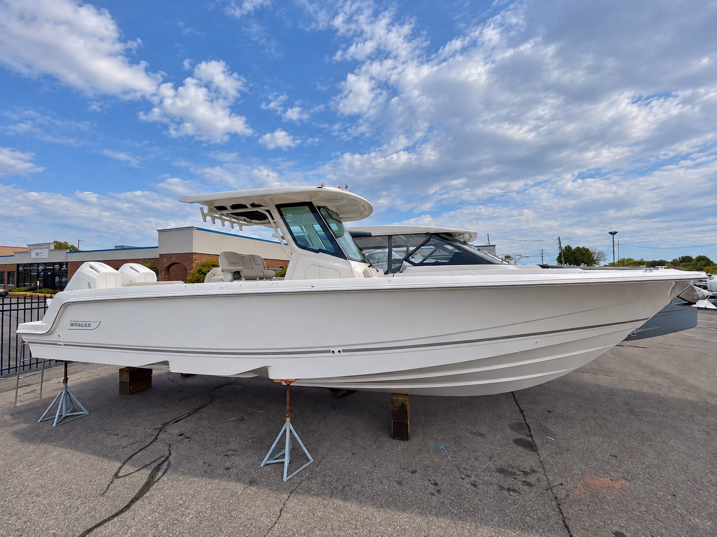 2027 Boston Whaler 330 Outrage
