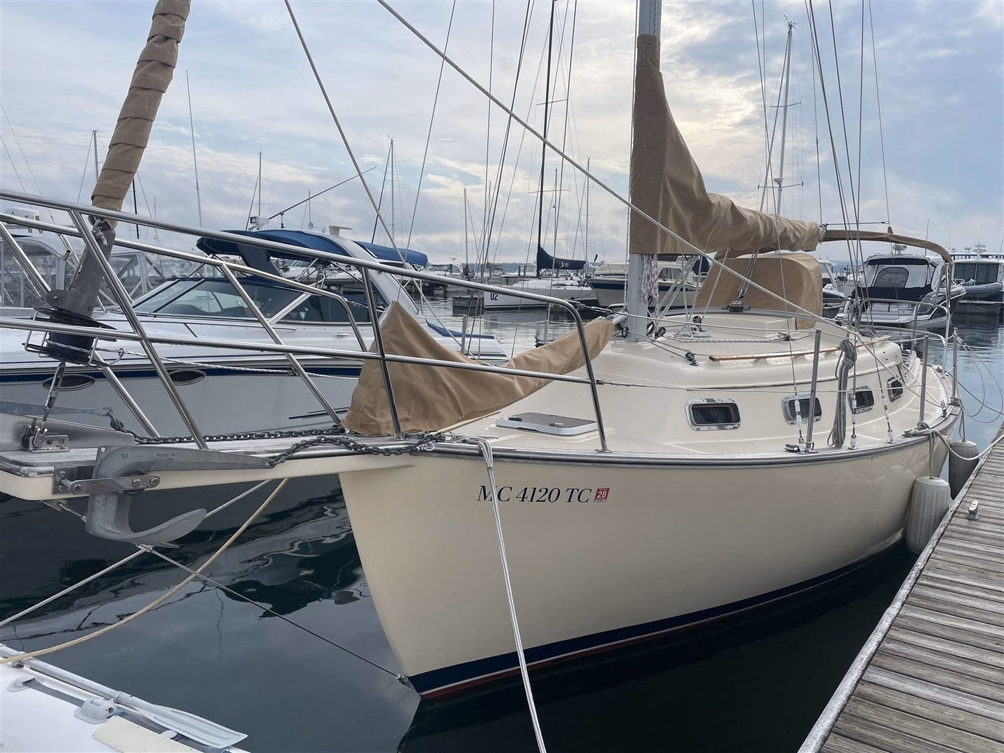 1989 Island Packet Yachts 27