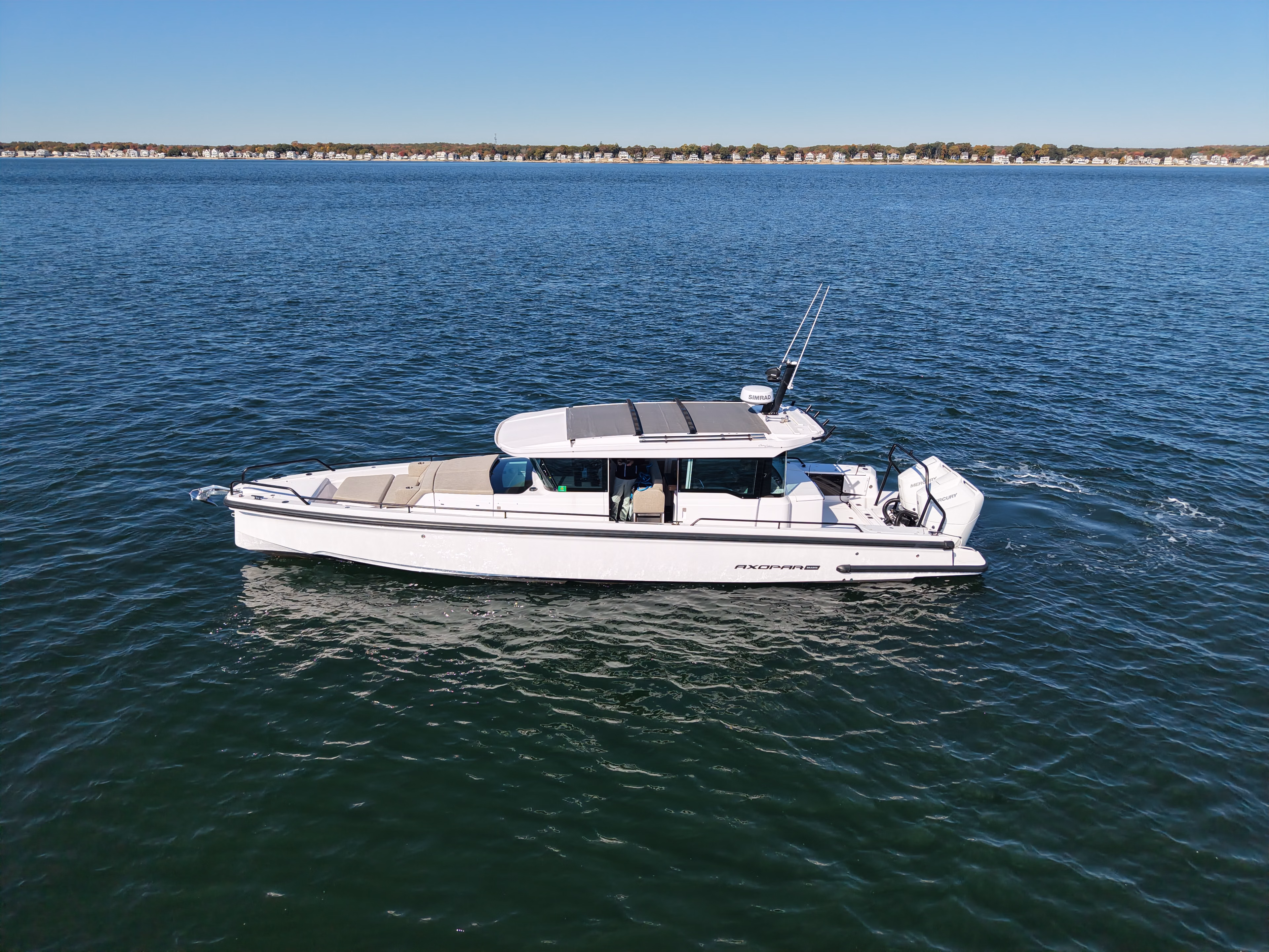2024 Axopar 37 XC Cross Cabin