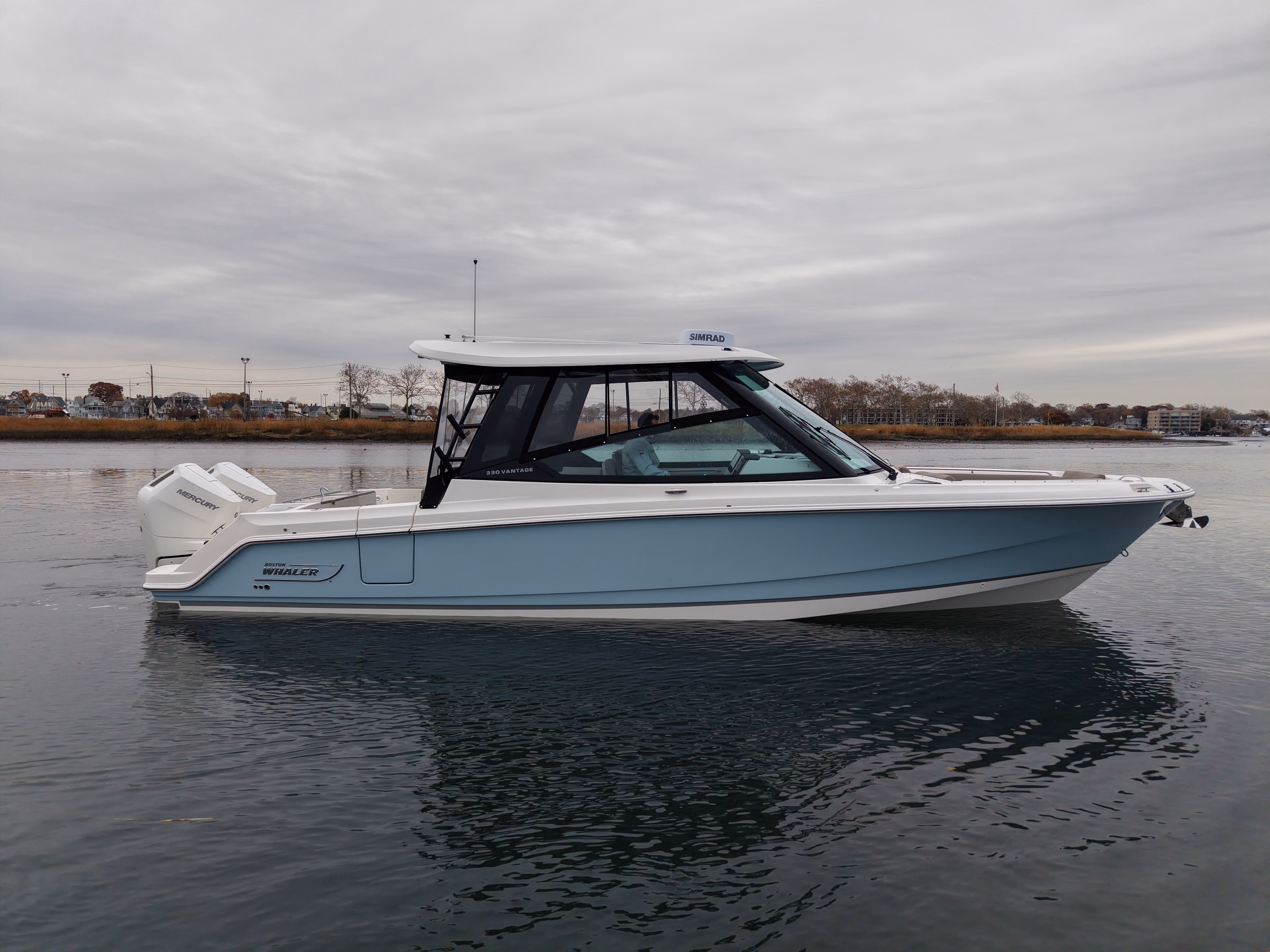 2026 Boston Whaler 330 Vantage