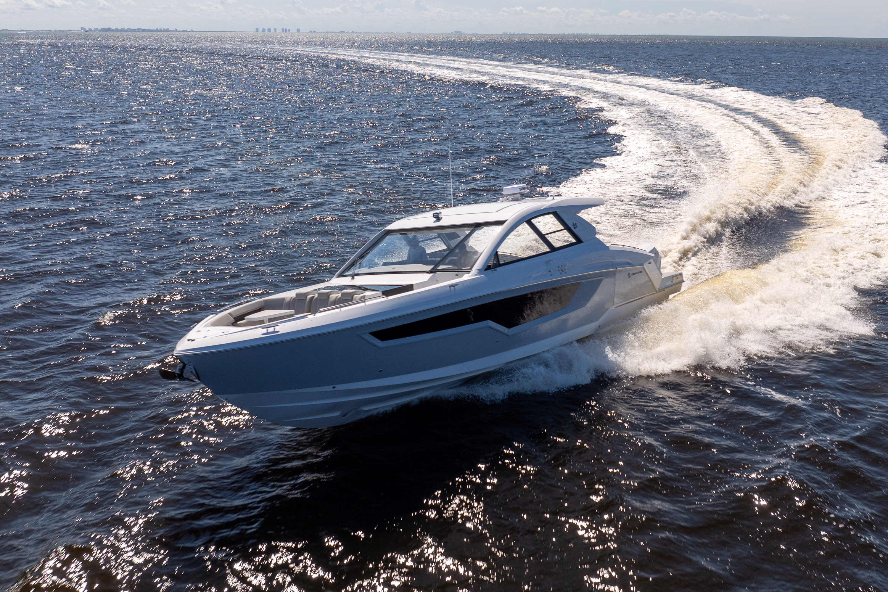 2026 Cruisers Yachts 50 GLS 