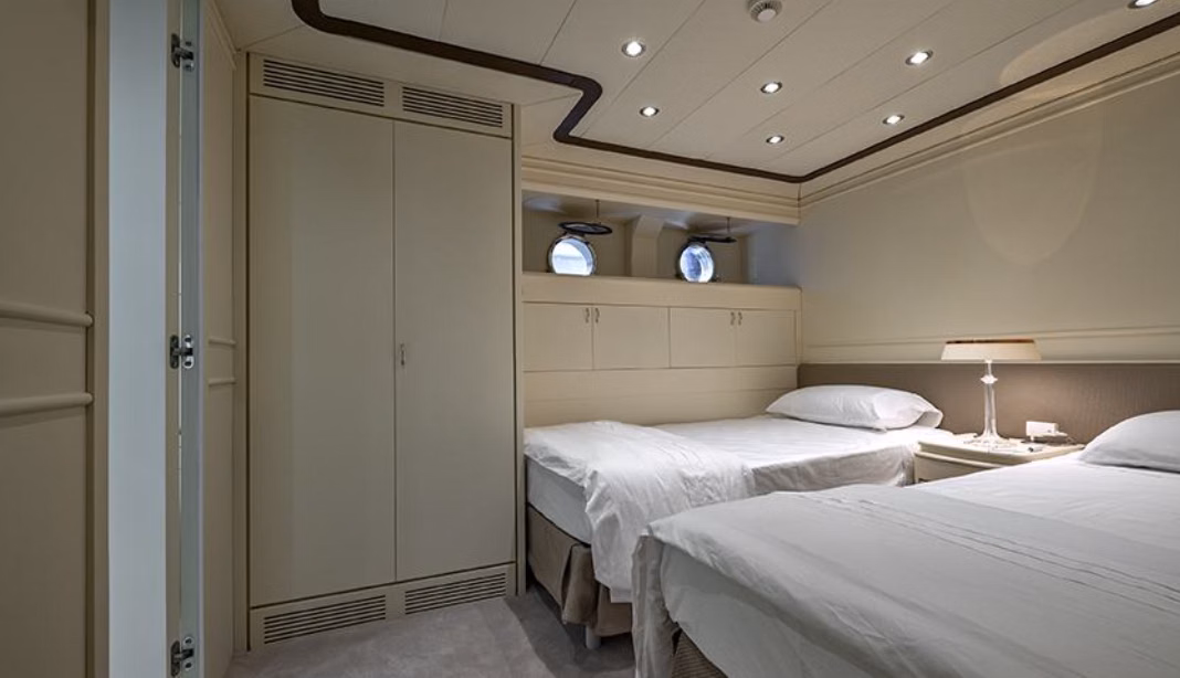 2002 Benetti Sail Division 105 